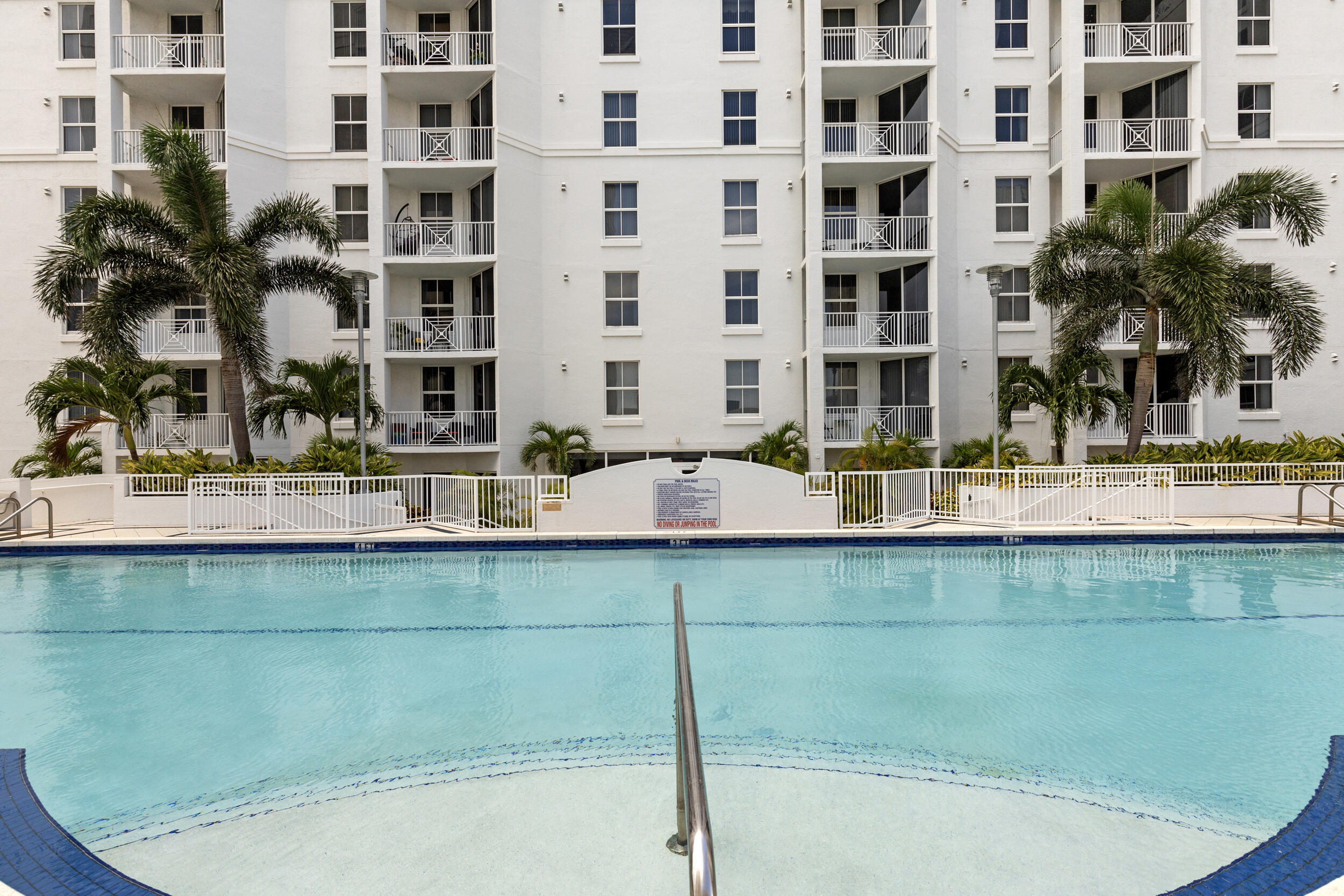 255 Evernia Street 1518