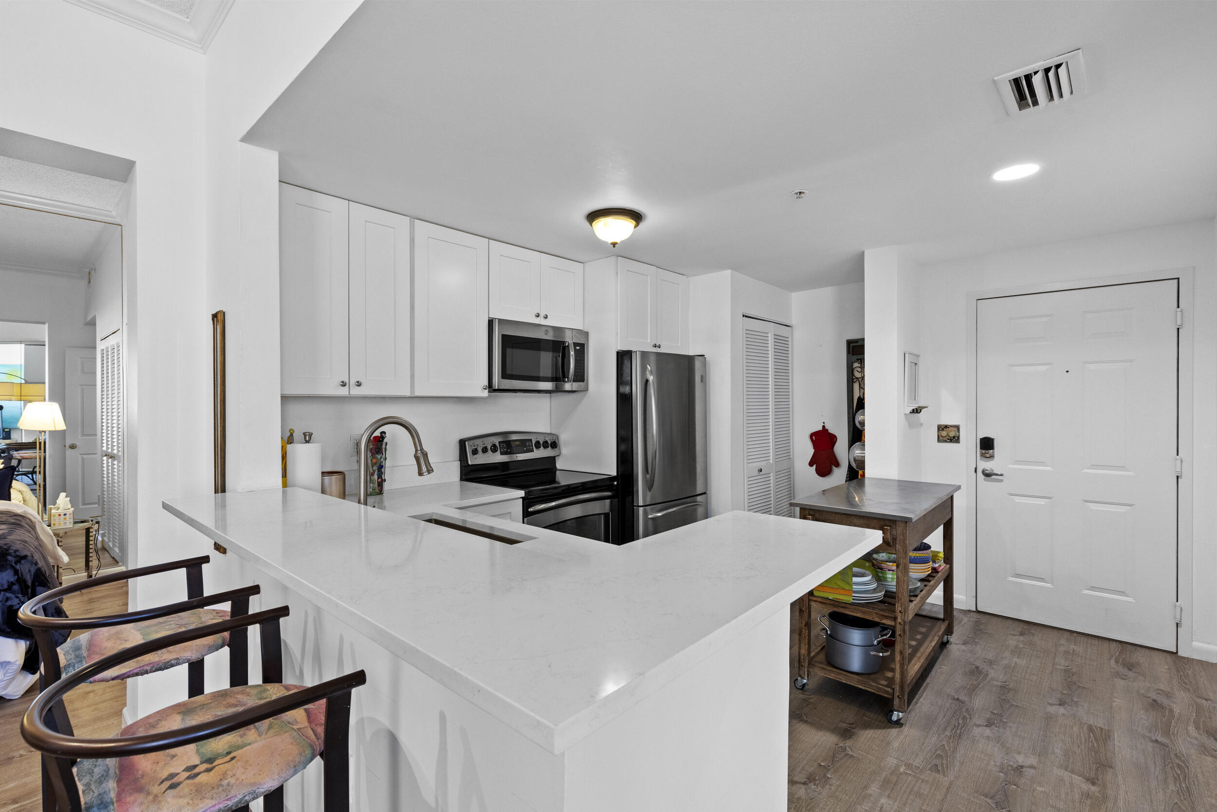 255 Evernia Street 1518