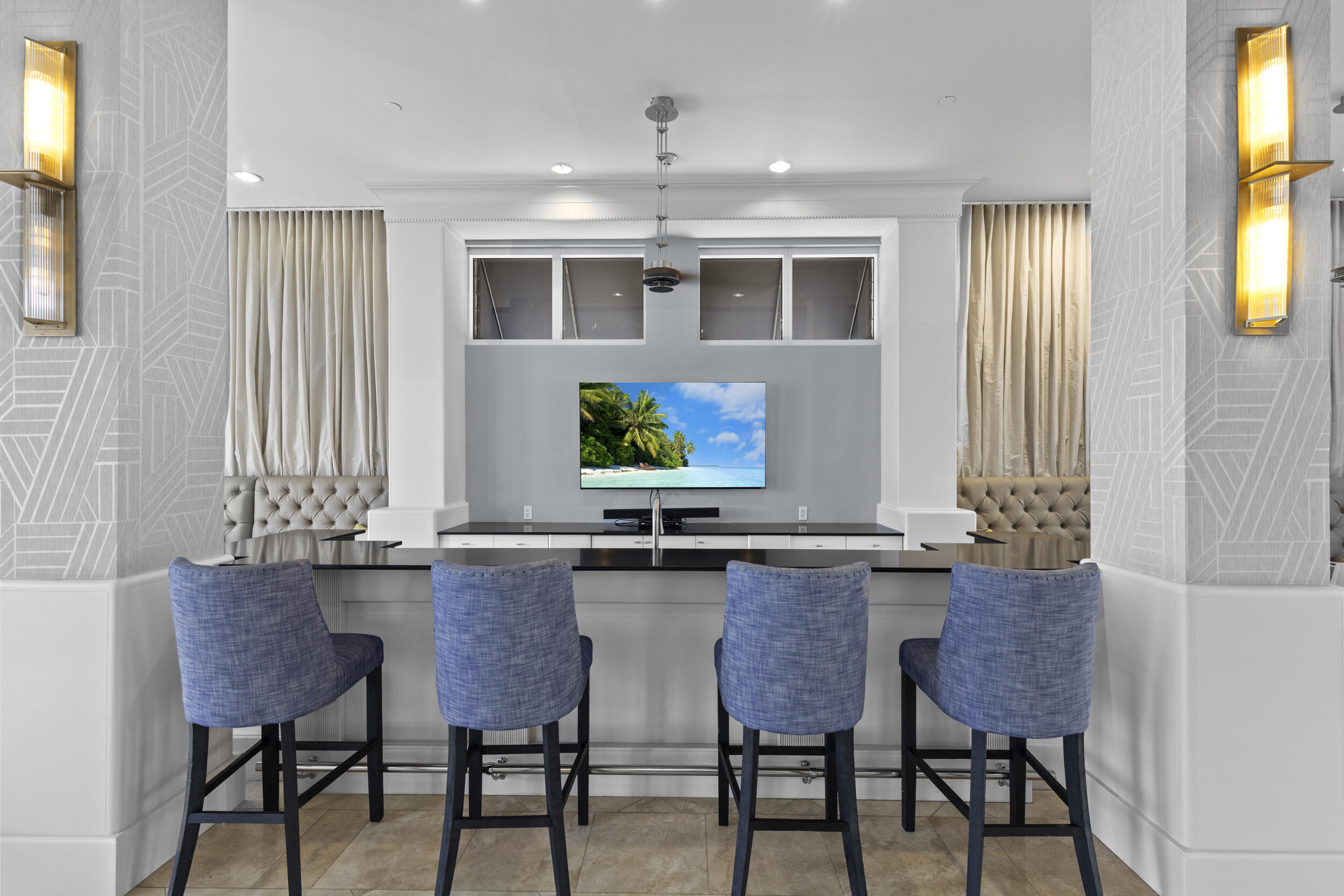 255 Evernia Street 1518