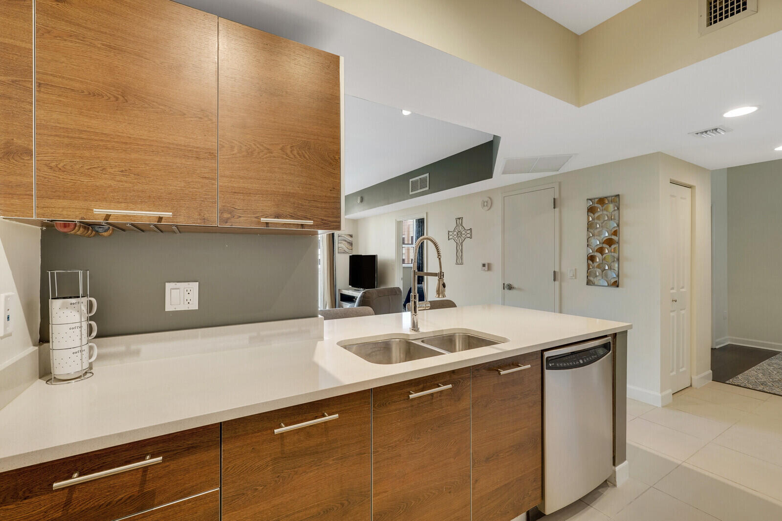 480 Hibiscus Street 803