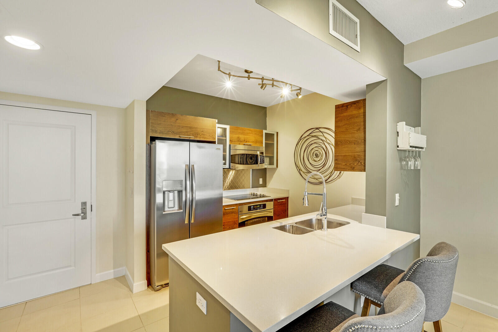 480 Hibiscus Street 803
