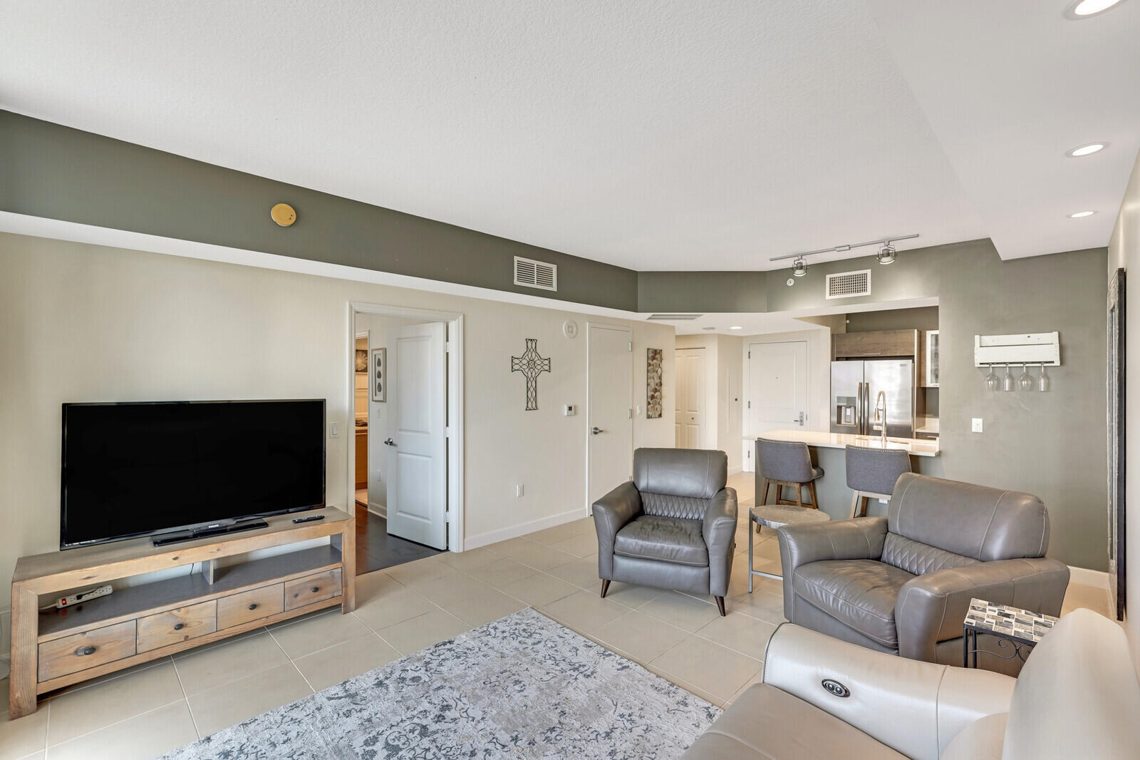 480 Hibiscus Street 803