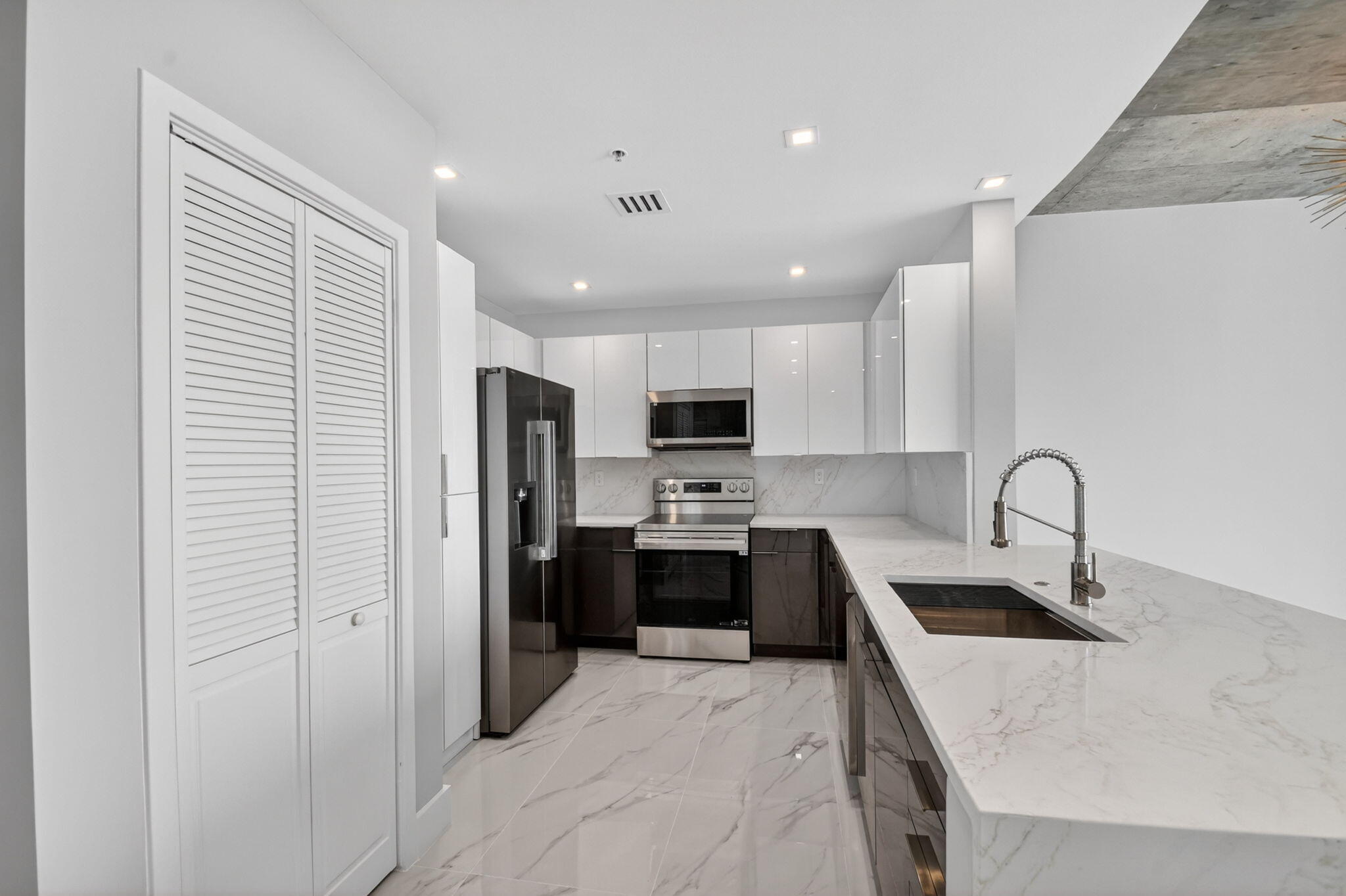 300 S Australian Avenue 1112