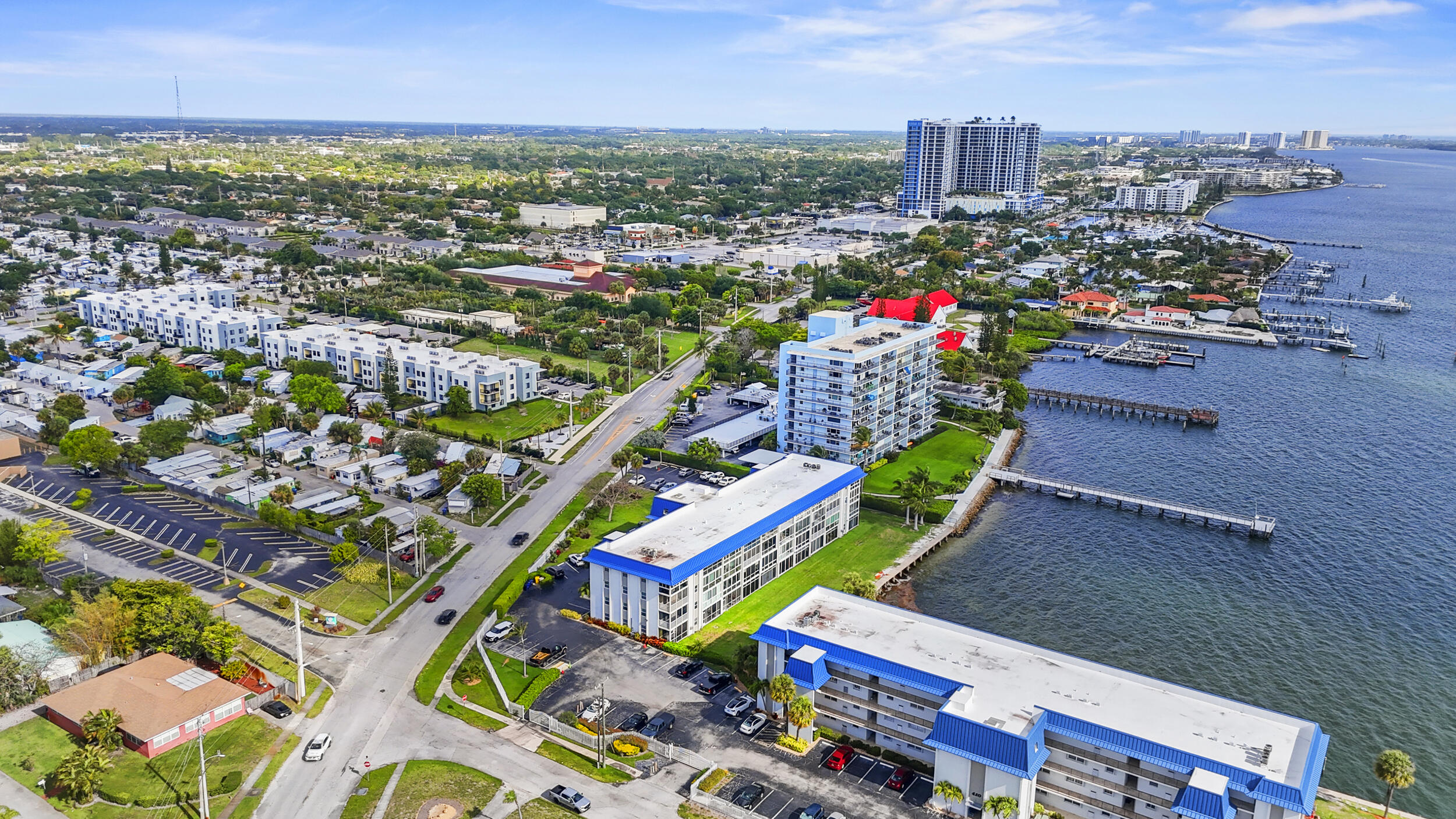 2936 Lake Shore Drive 204