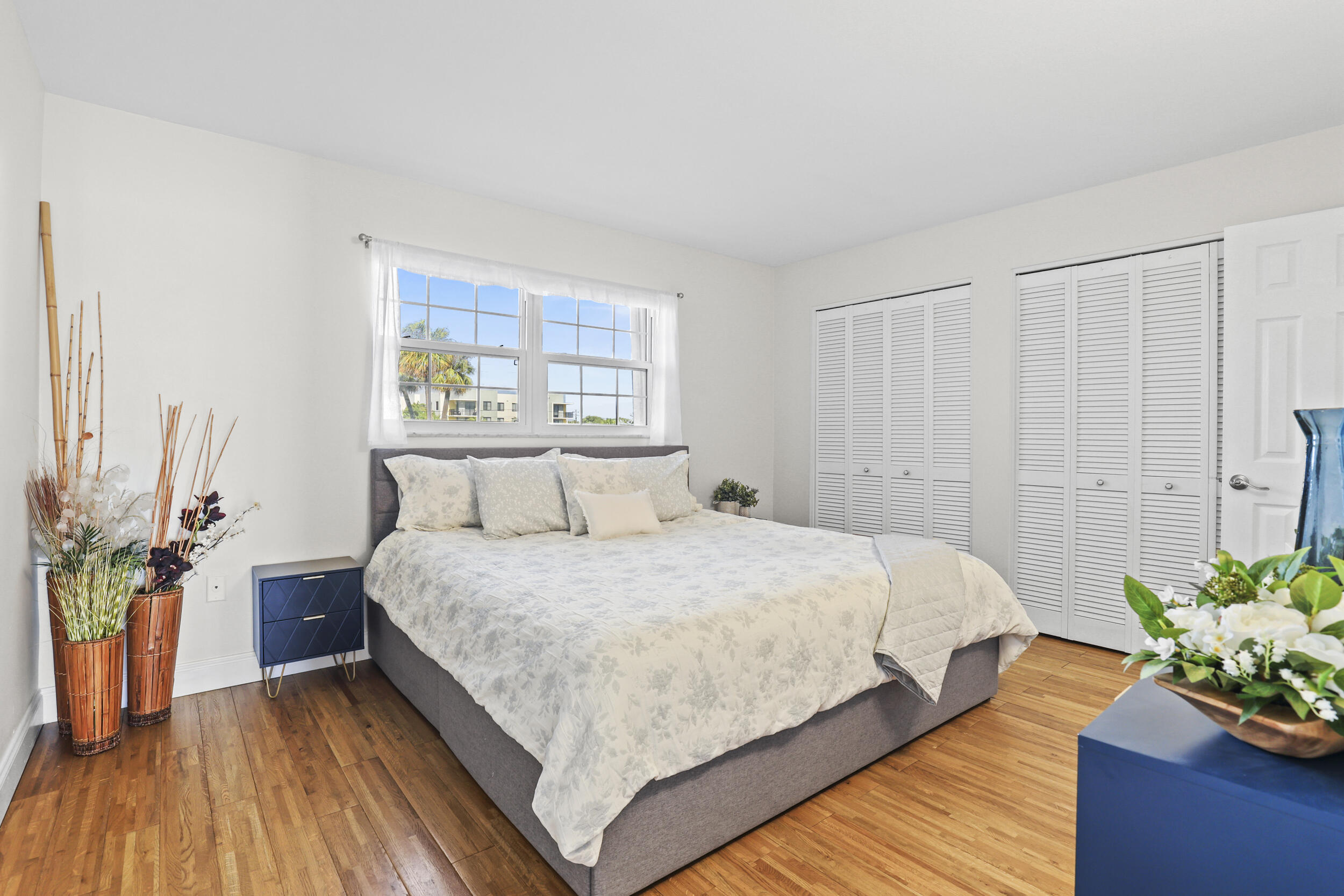 2936 Lake Shore Drive 204