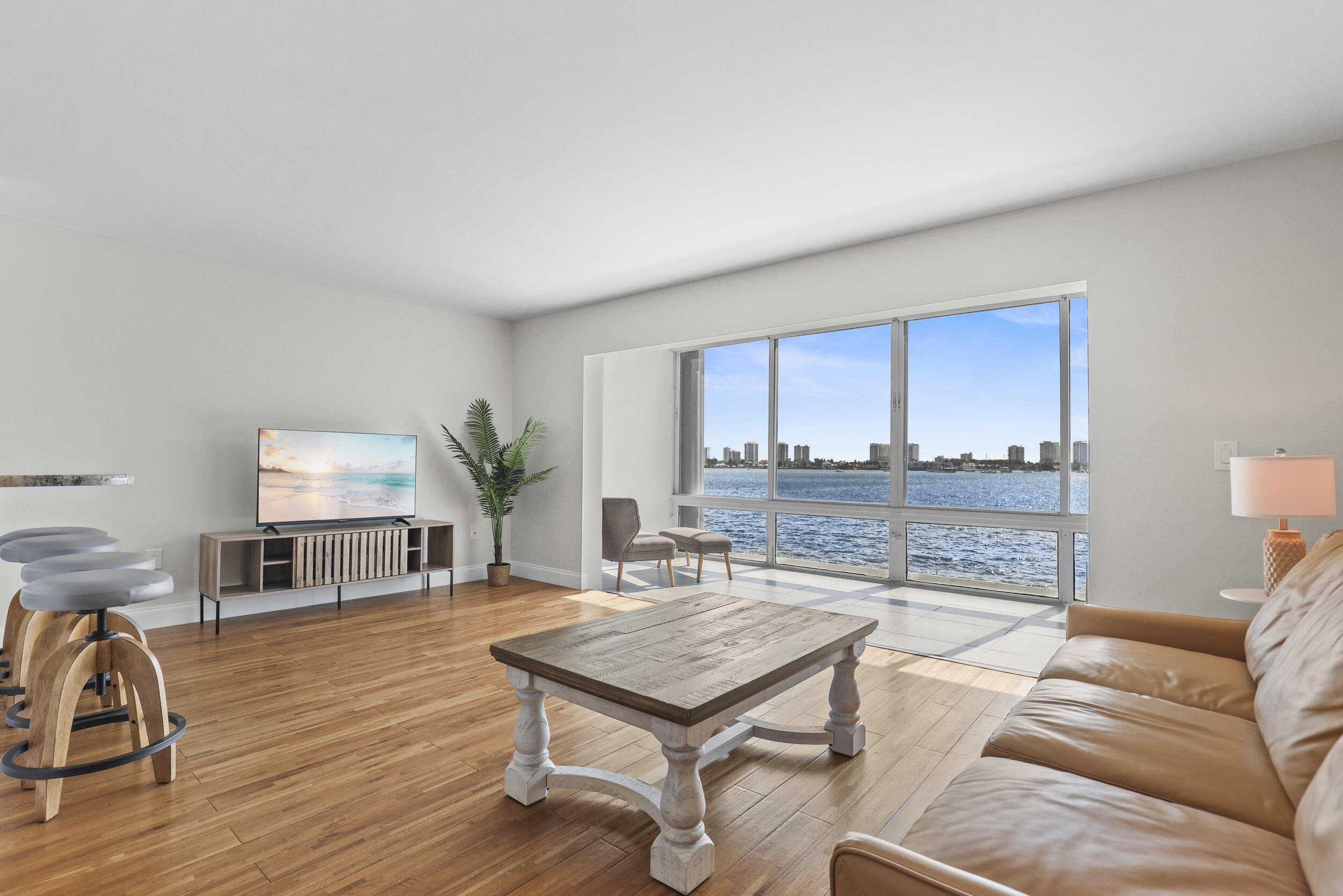 2936 Lake Shore Drive 204