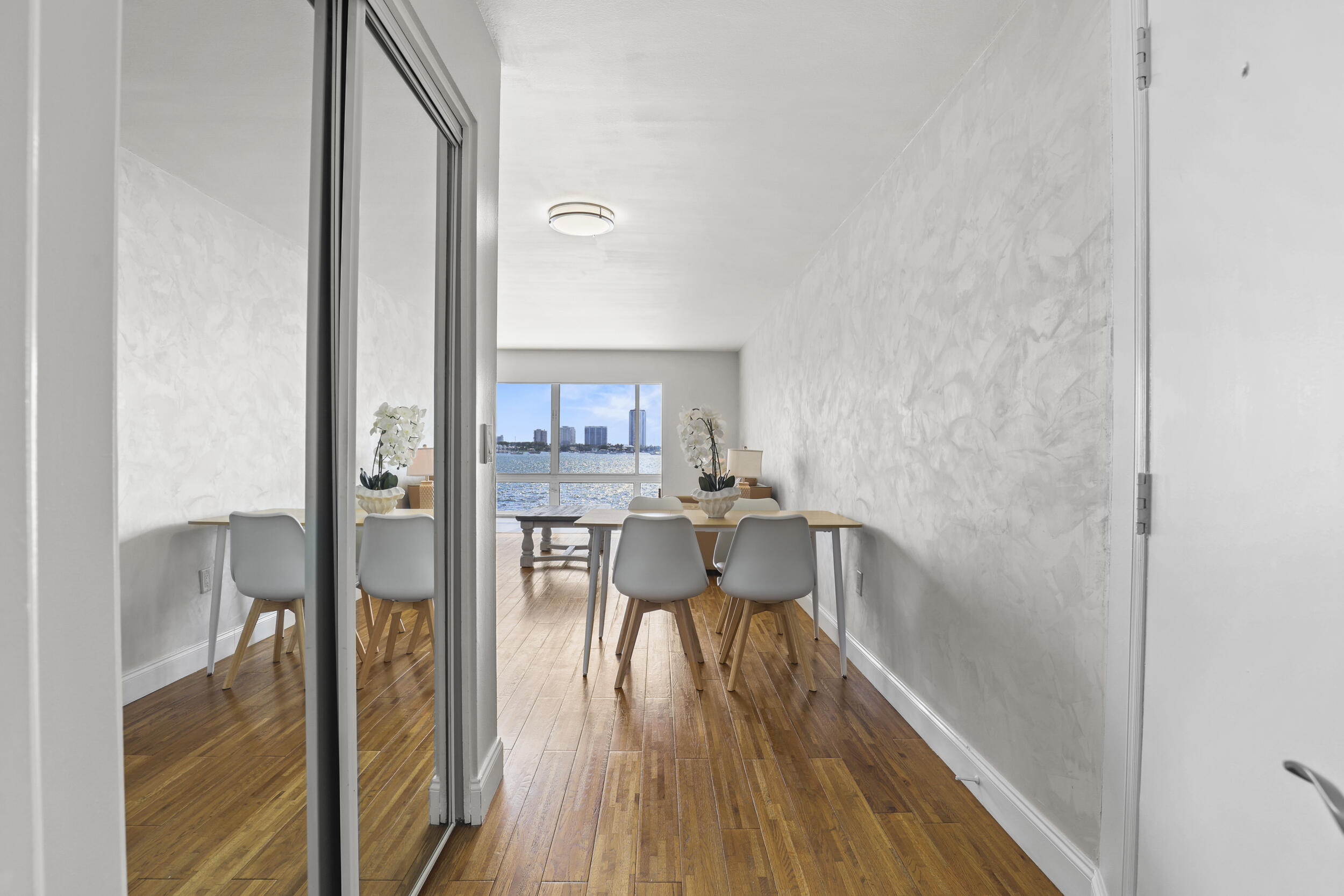 2936 Lake Shore Drive 204