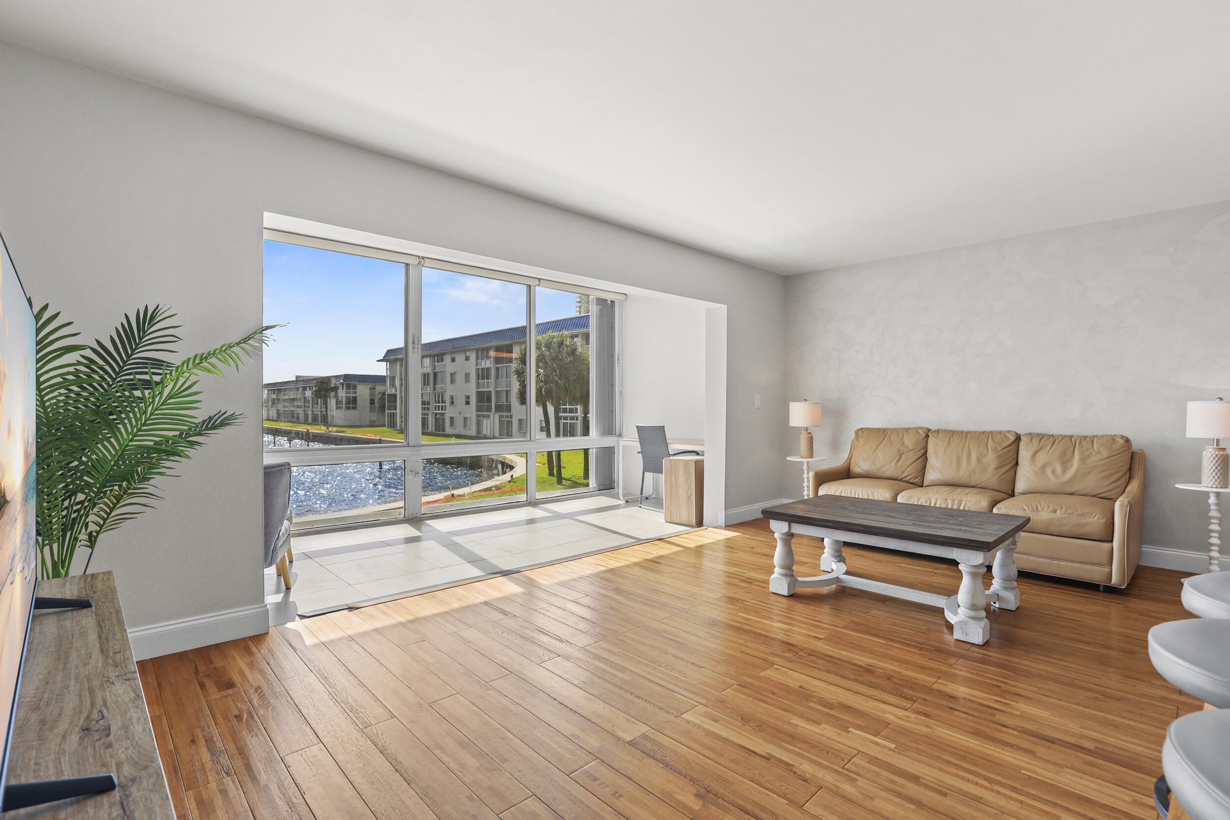 2936 Lake Shore Drive 204