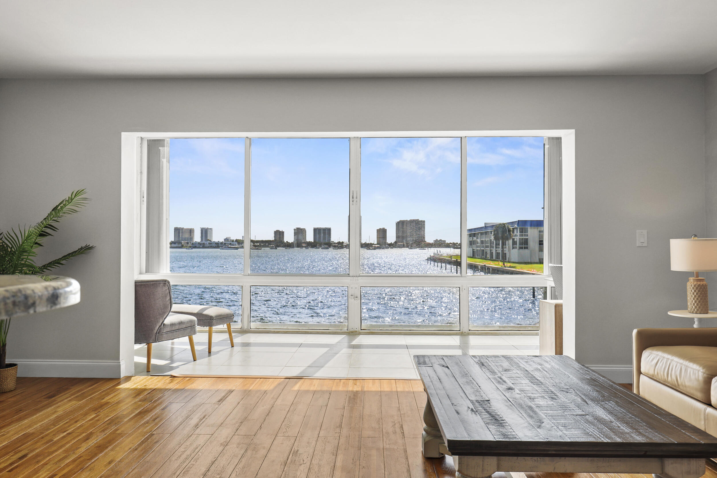 2936 Lake Shore Drive 204