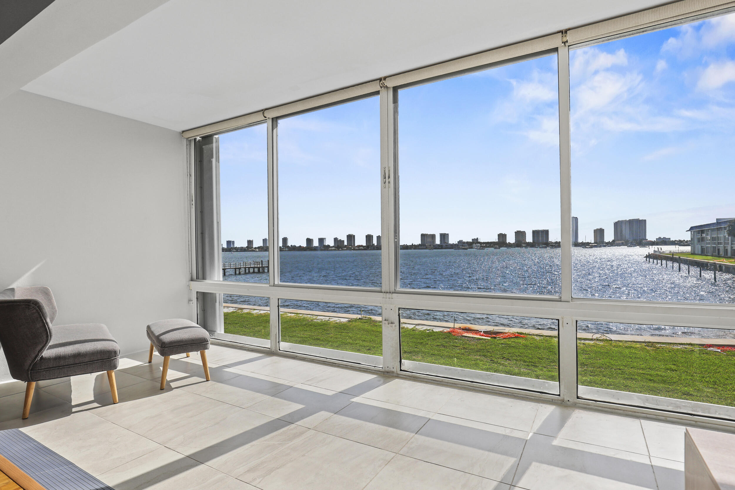 2936 Lake Shore Drive 204