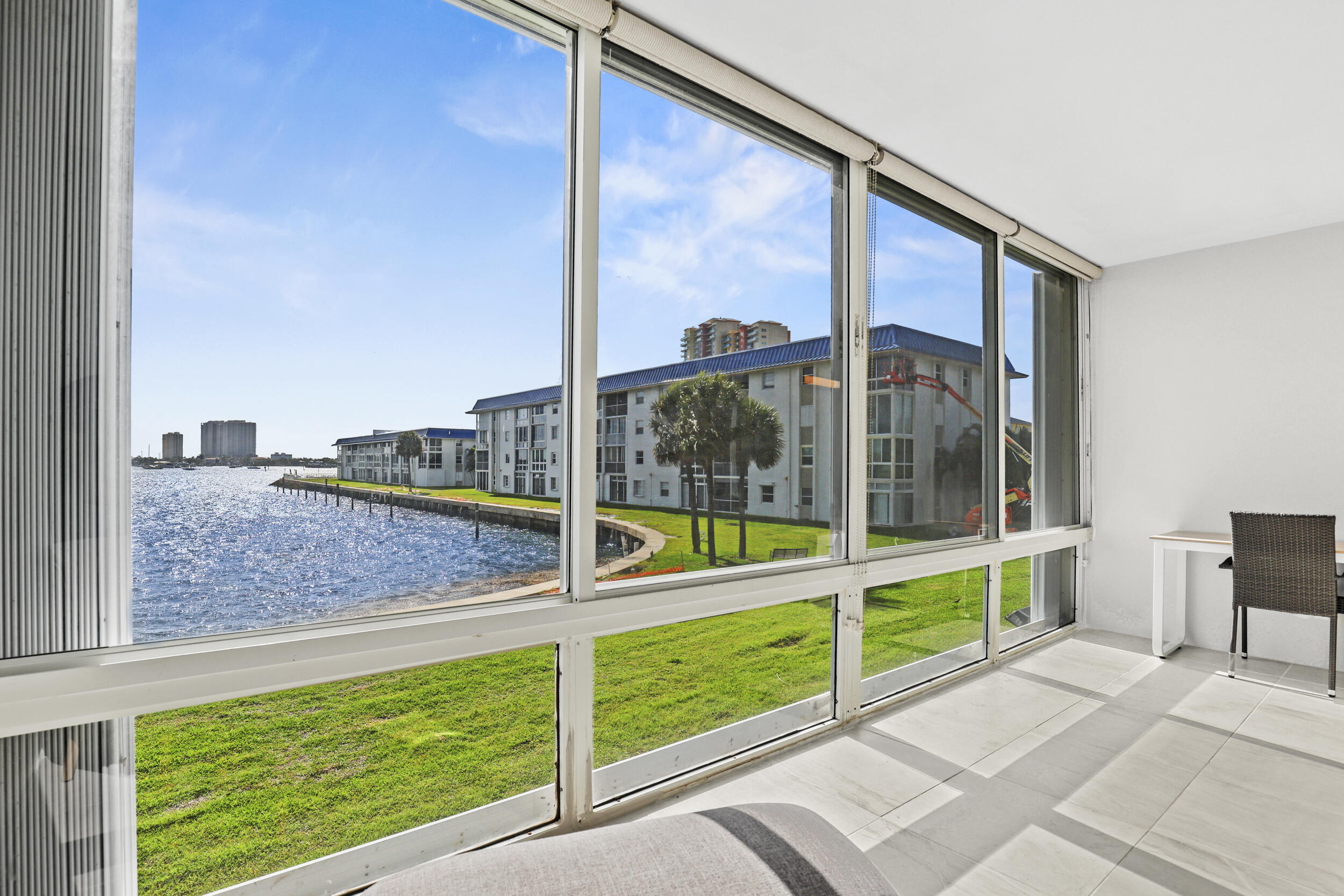 2936 Lake Shore Drive 204