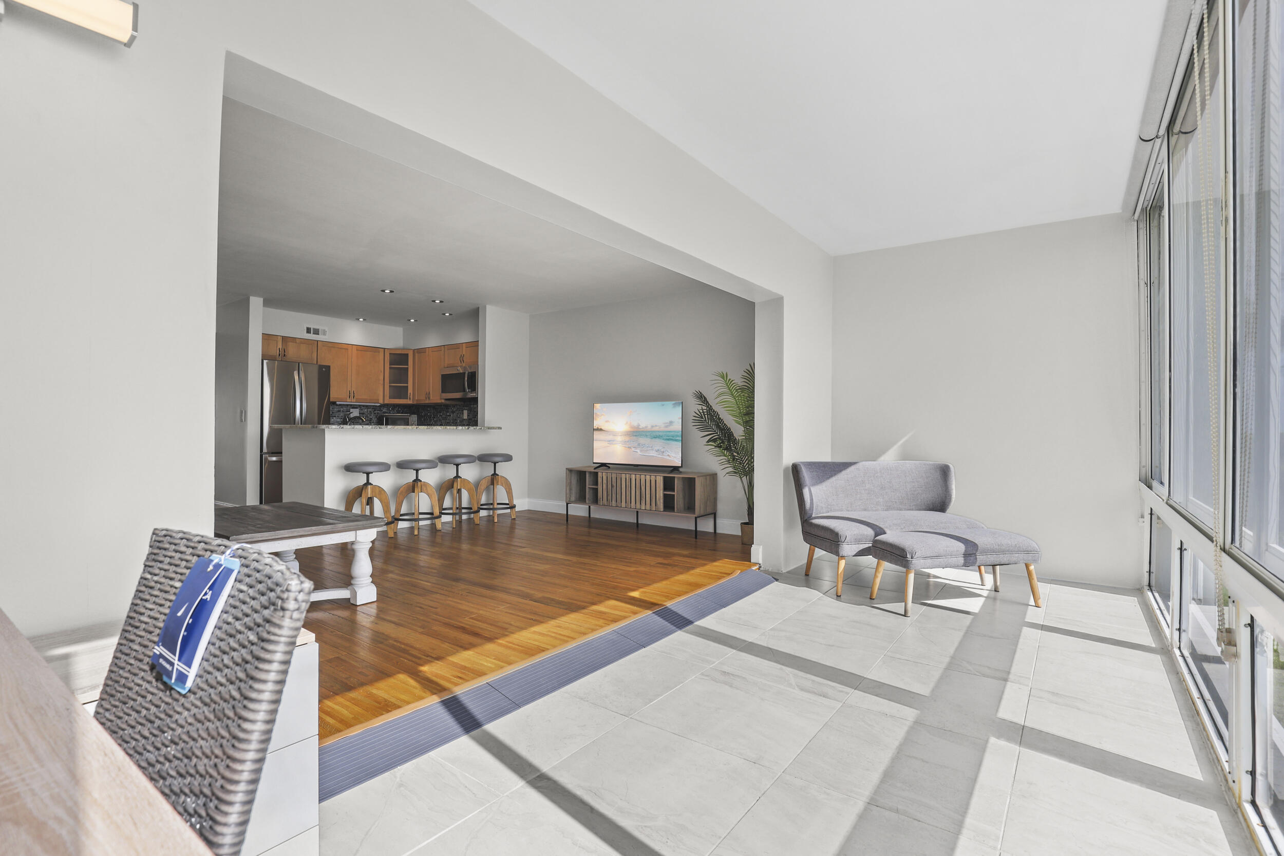 2936 Lake Shore Drive 204