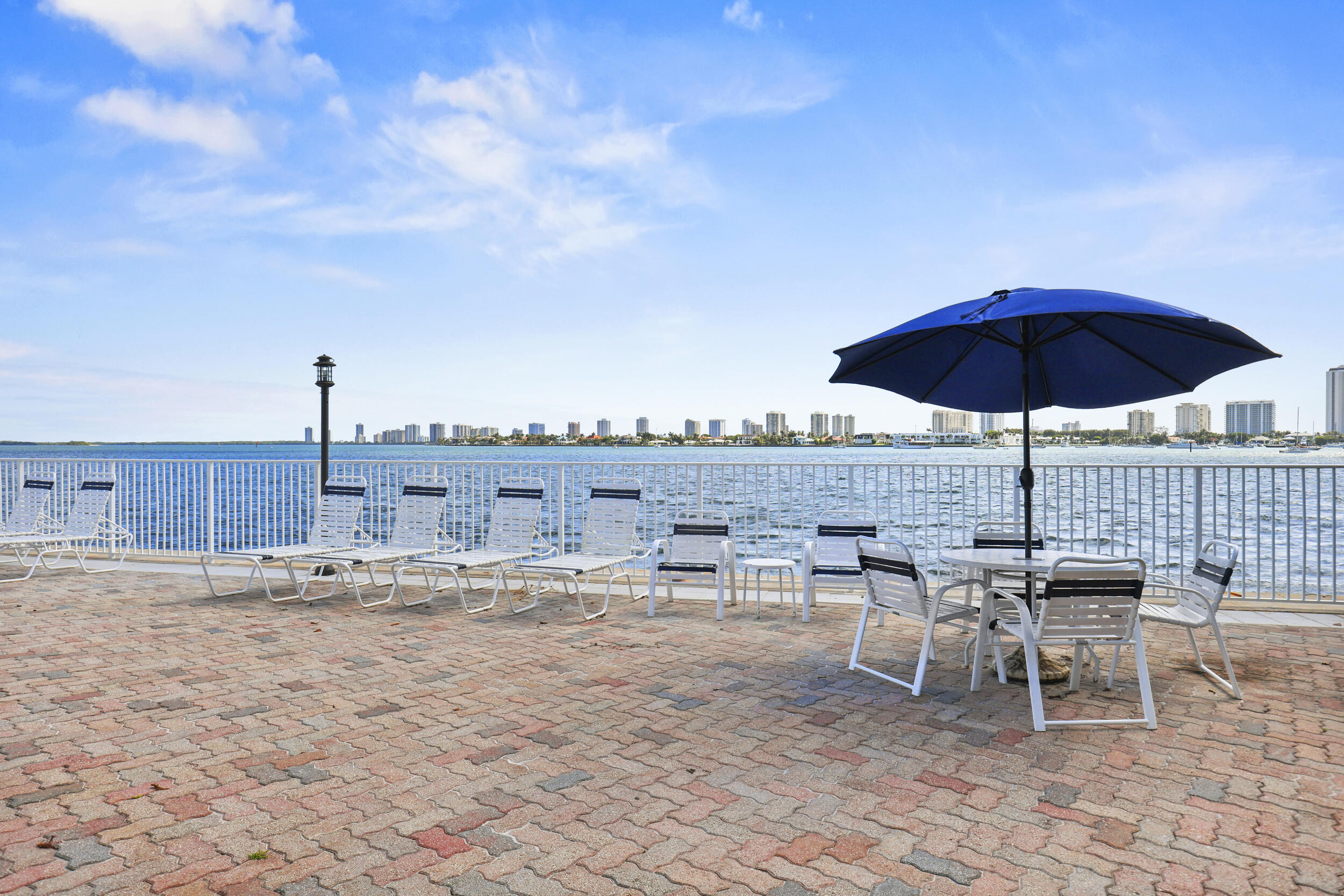 2936 Lake Shore Drive 204