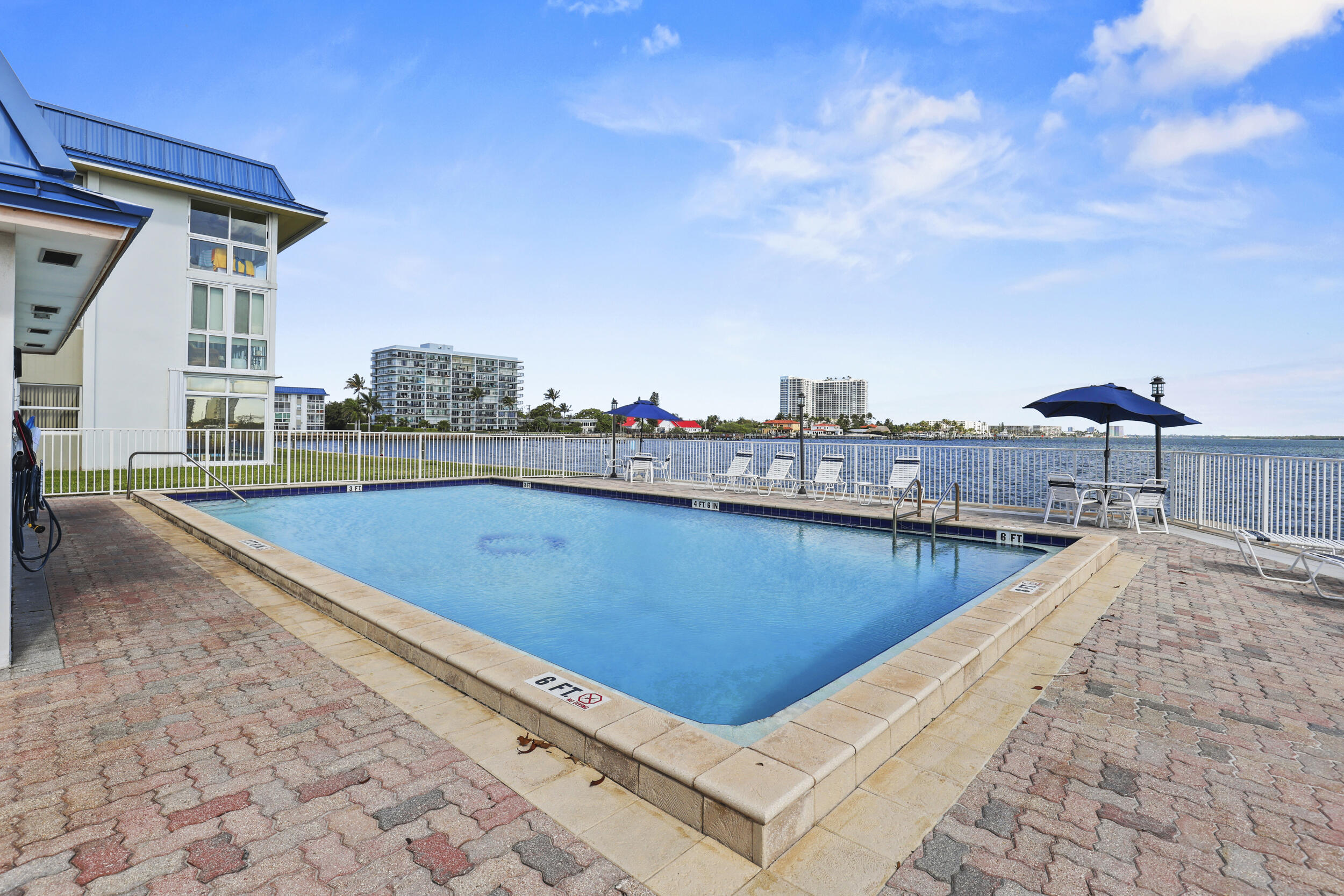 2936 Lake Shore Drive 204