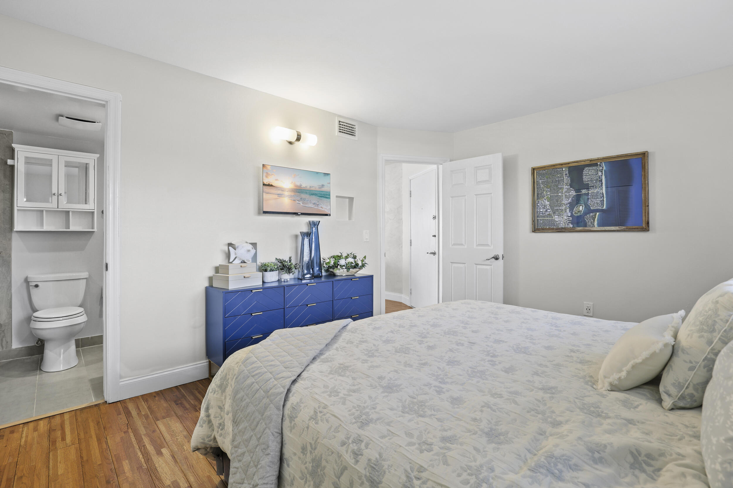 2936 Lake Shore Drive 204