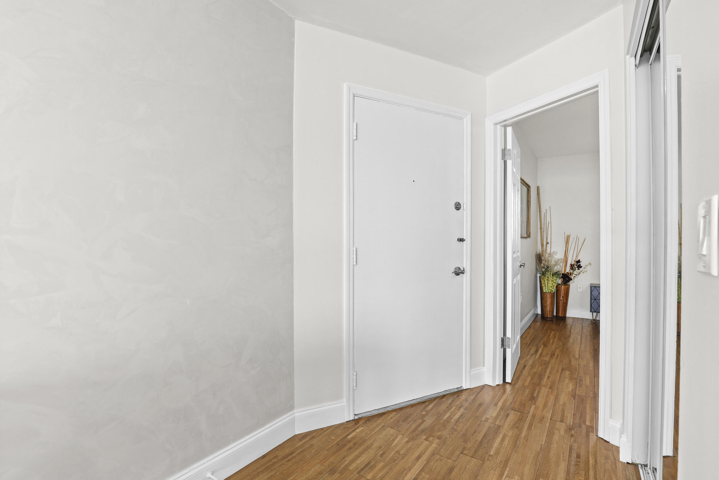 2936 Lake Shore Drive 204