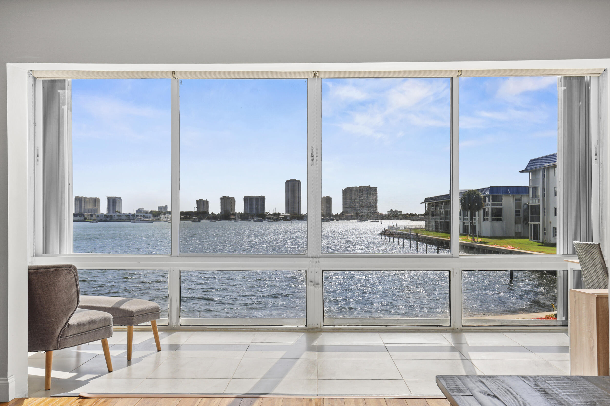 2936 Lake Shore Drive 204