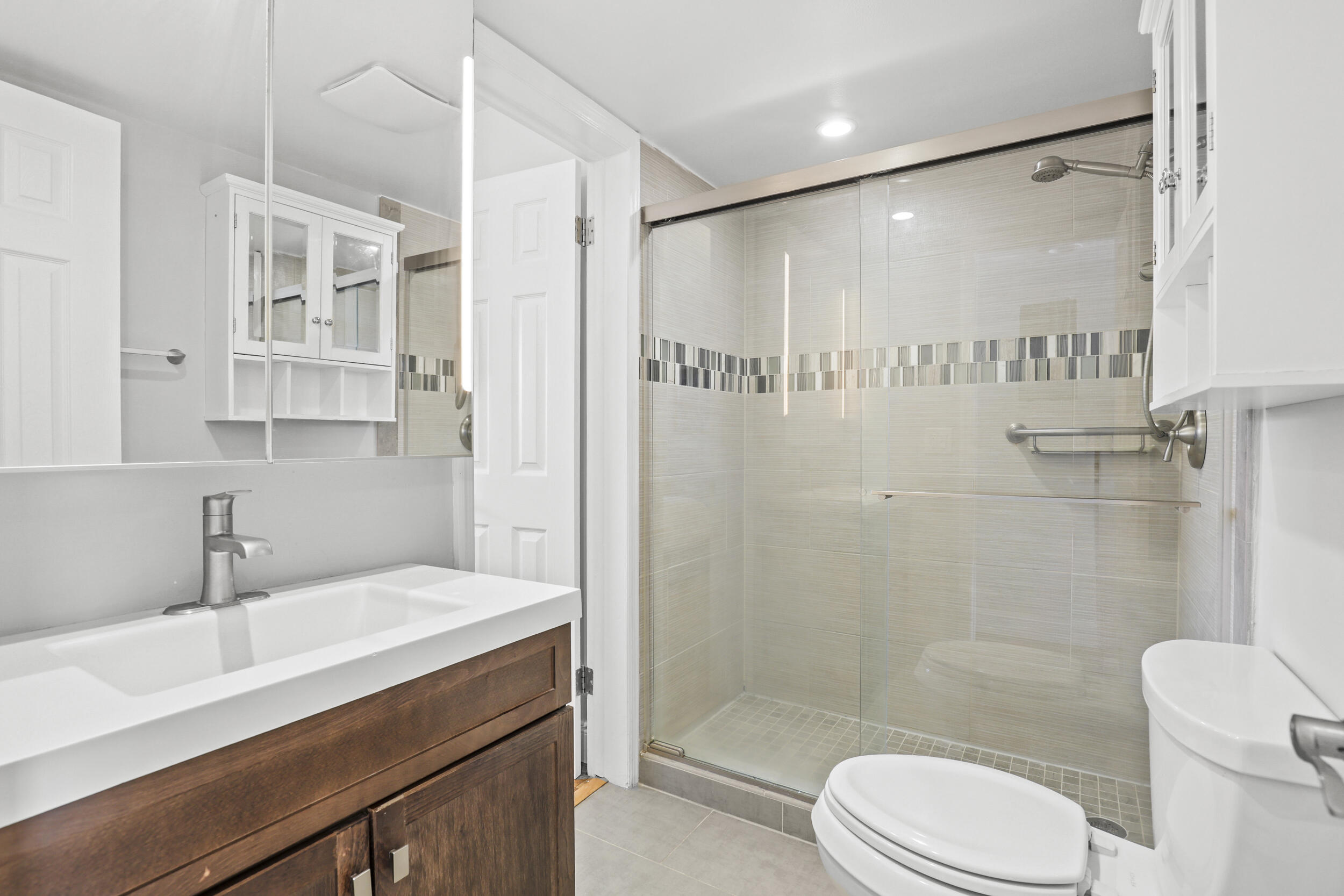 2936 Lake Shore Drive 204