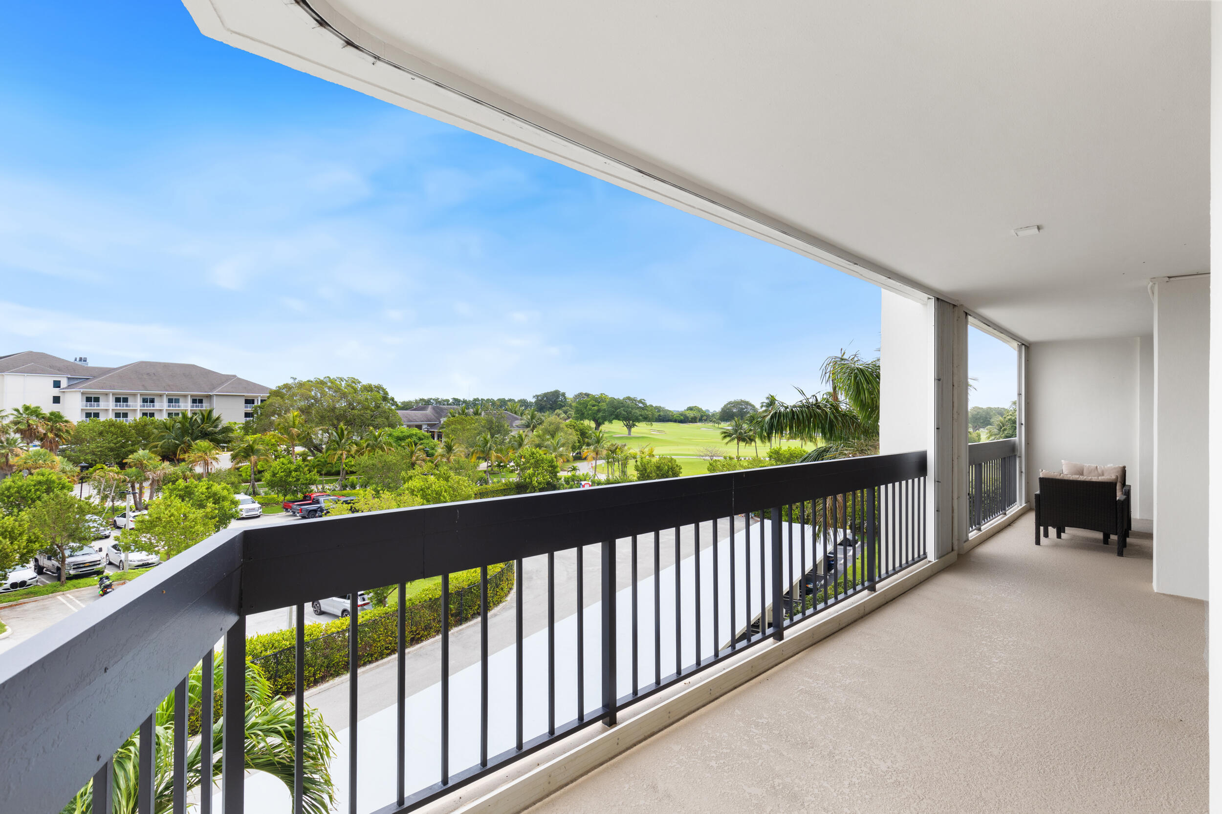 2400 Presidential Way 401