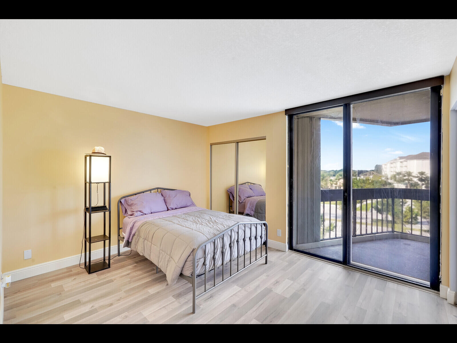 2400 Presidential Way 401