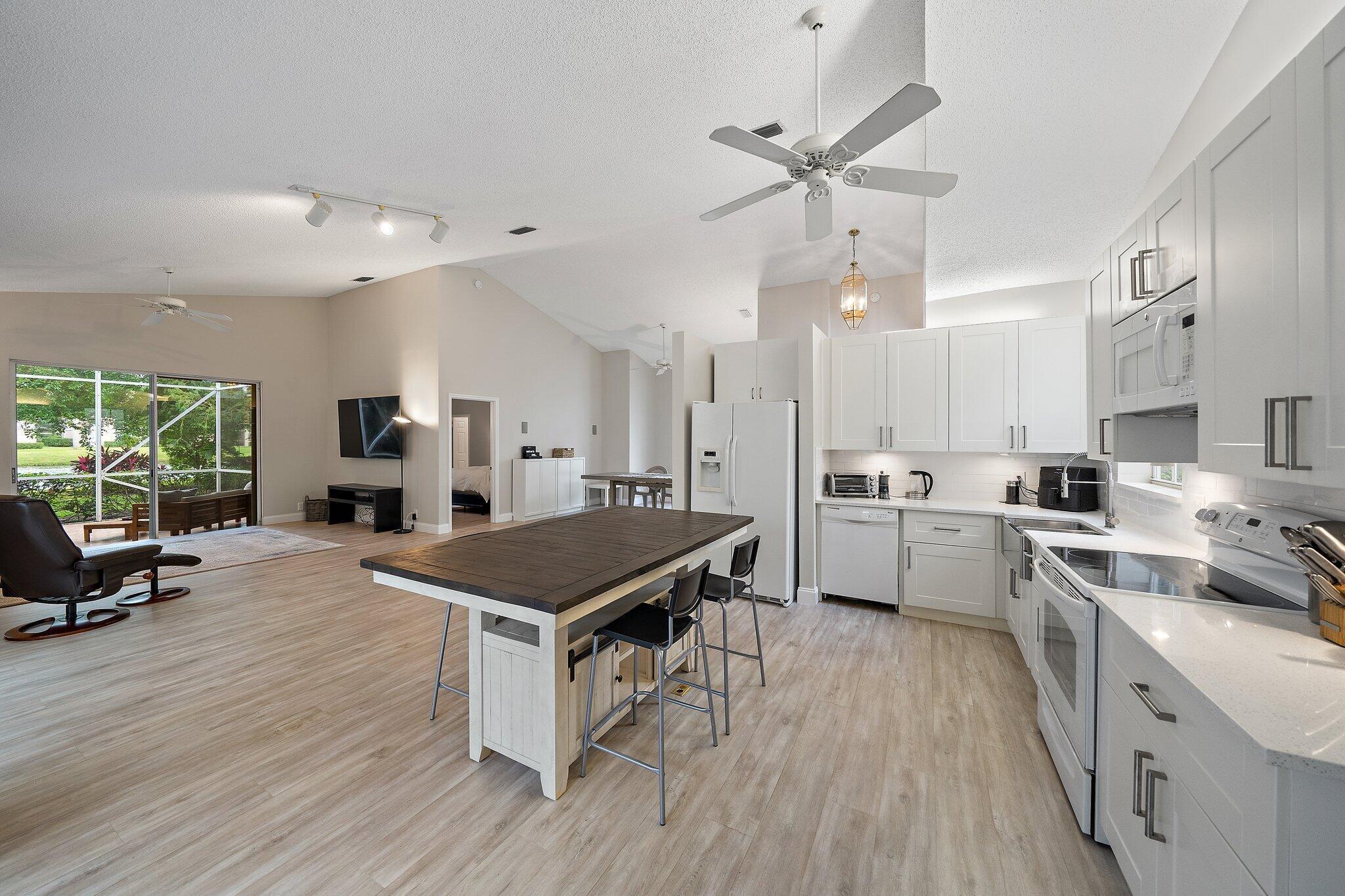 6866 Briarlake Circle