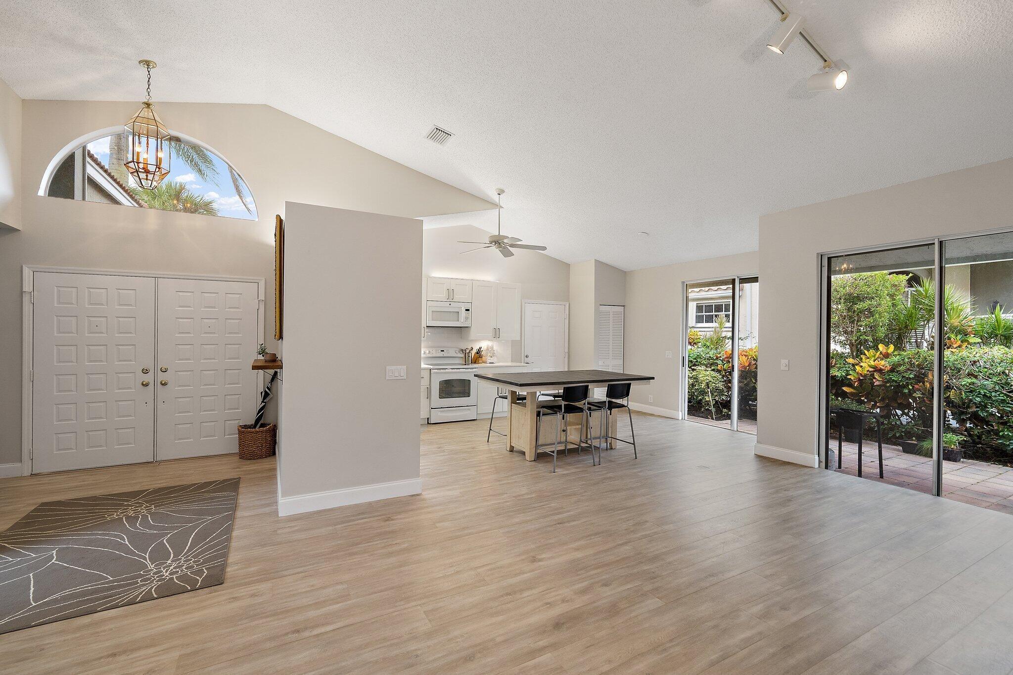 6866 Briarlake Circle