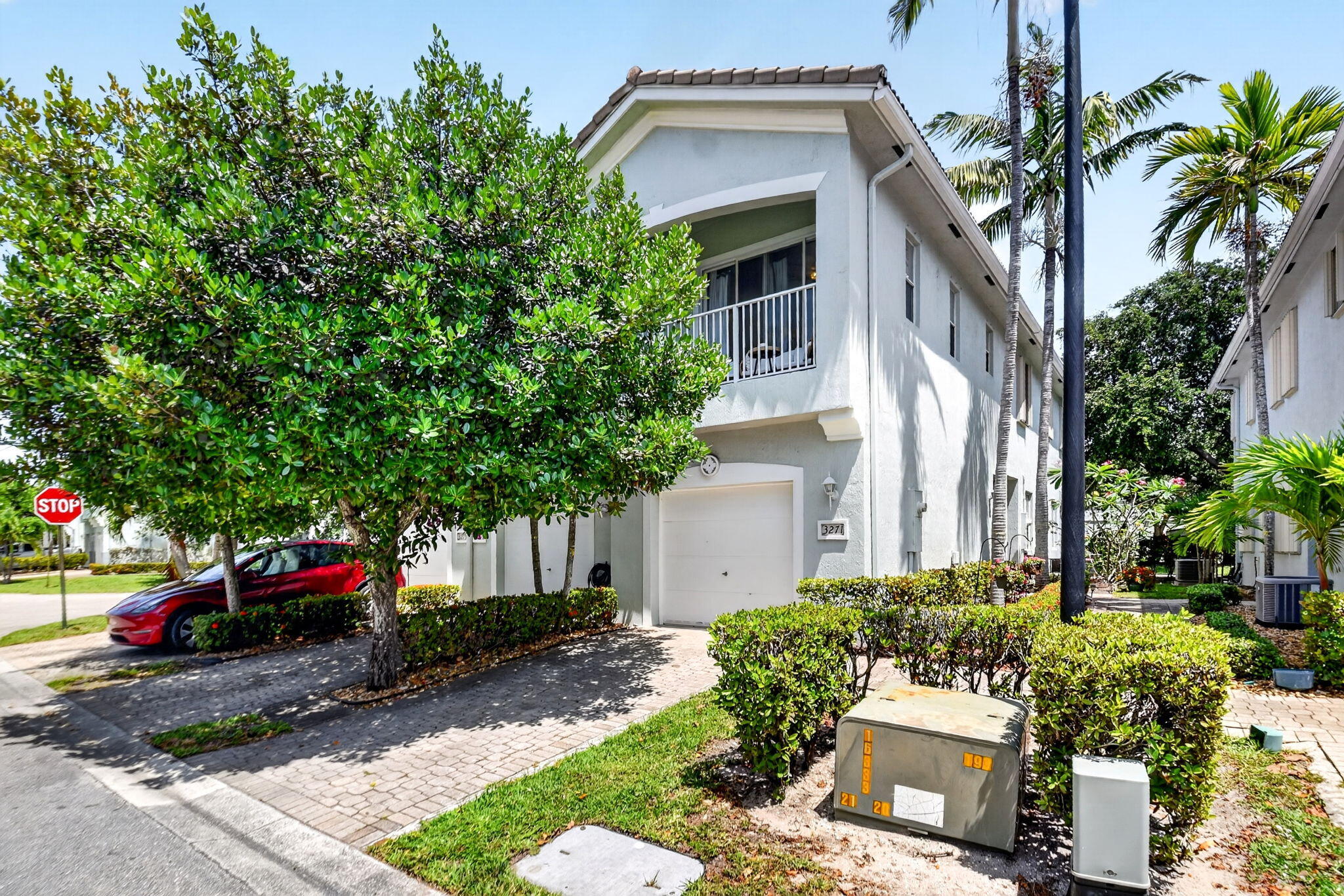 3271 Laurel Ridge Circle