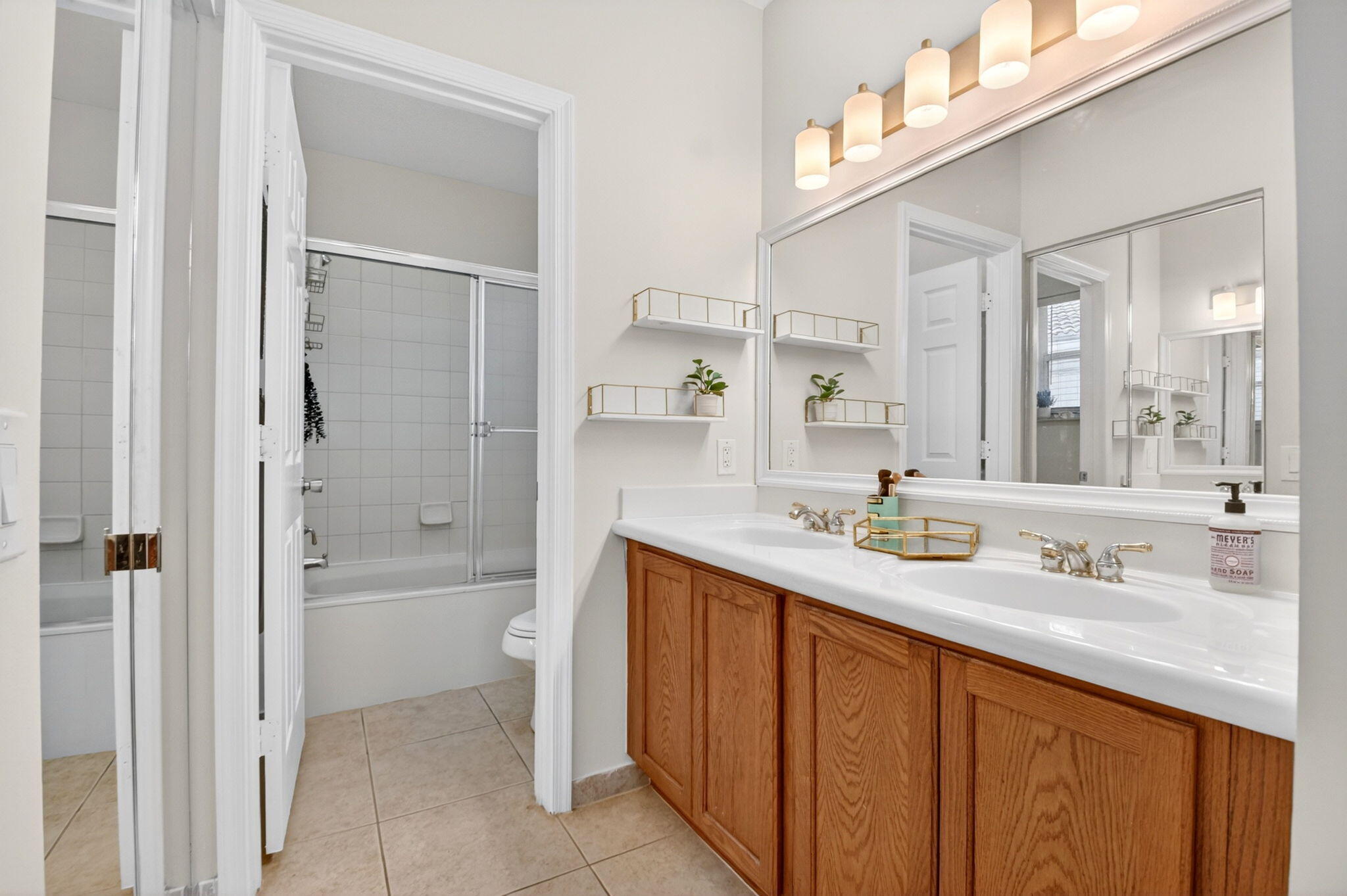 3271 Laurel Ridge Circle