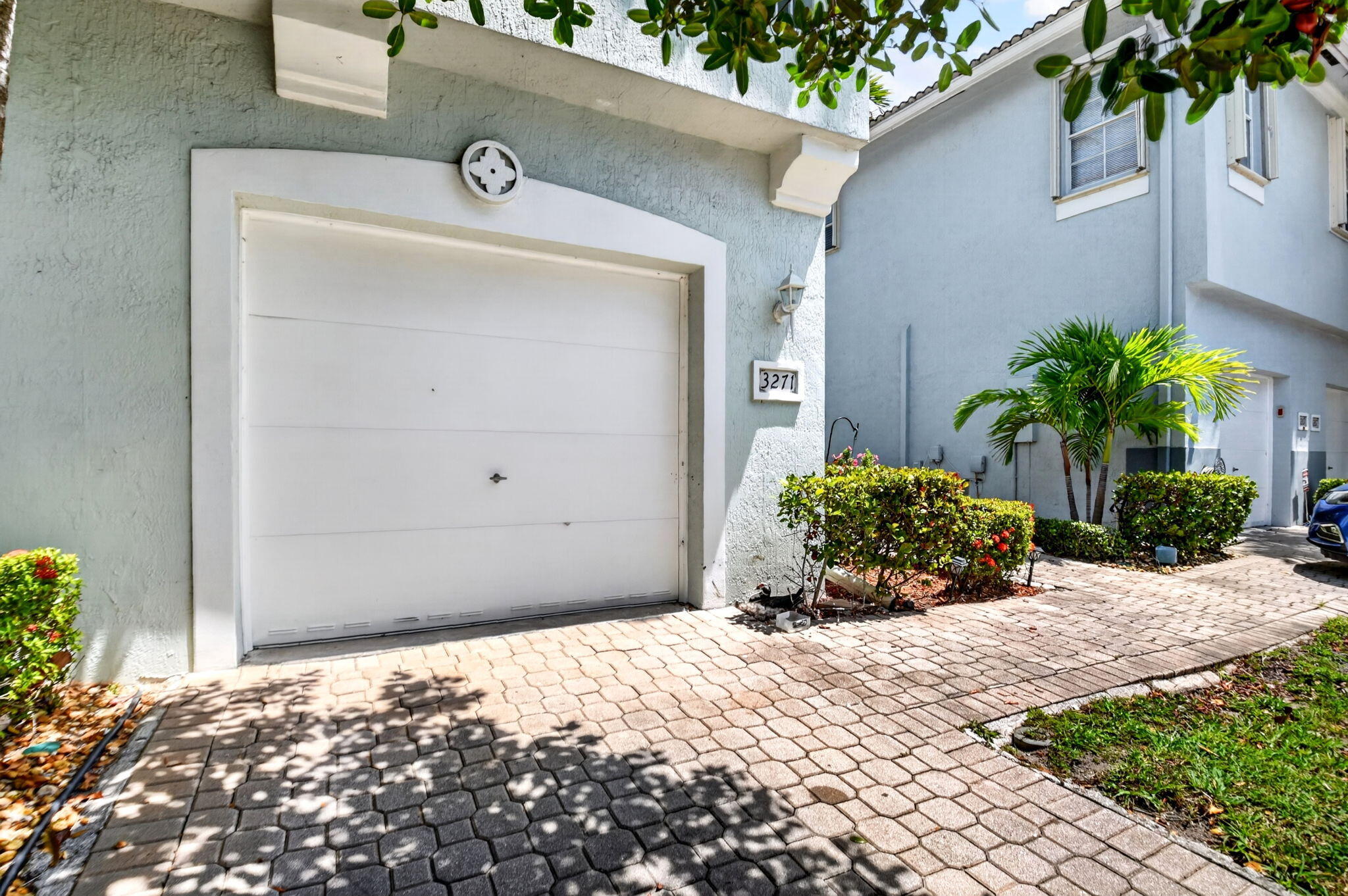 3271 Laurel Ridge Circle