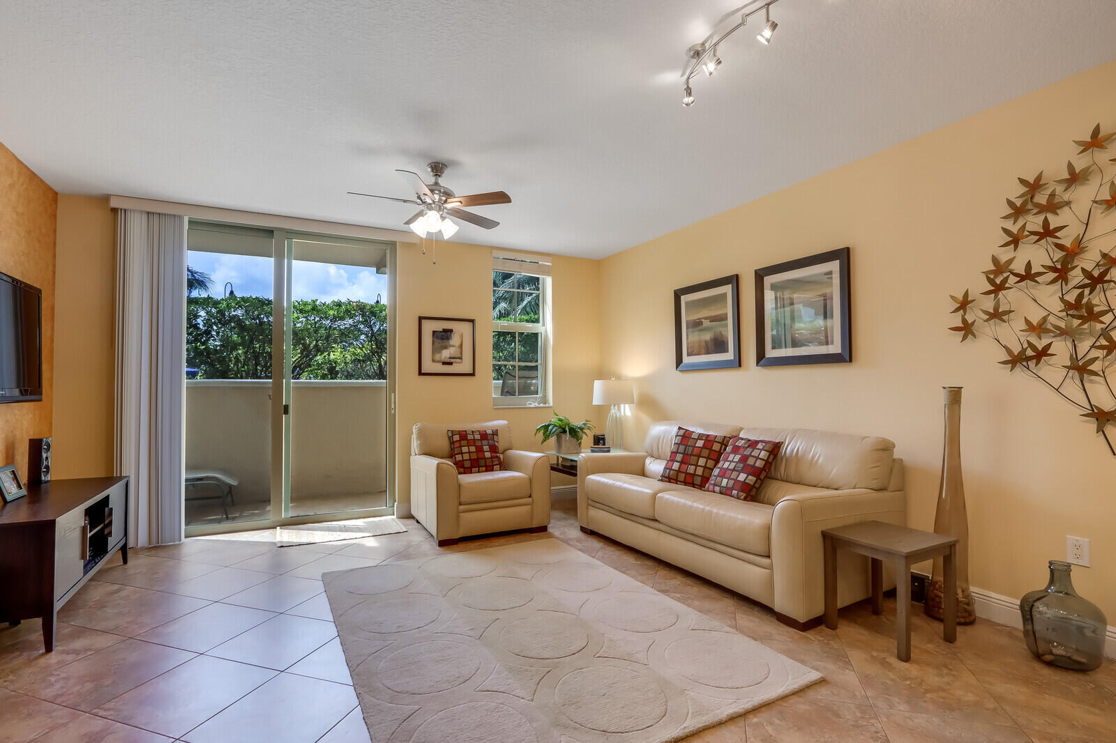 610 Clematis Street Apt 217