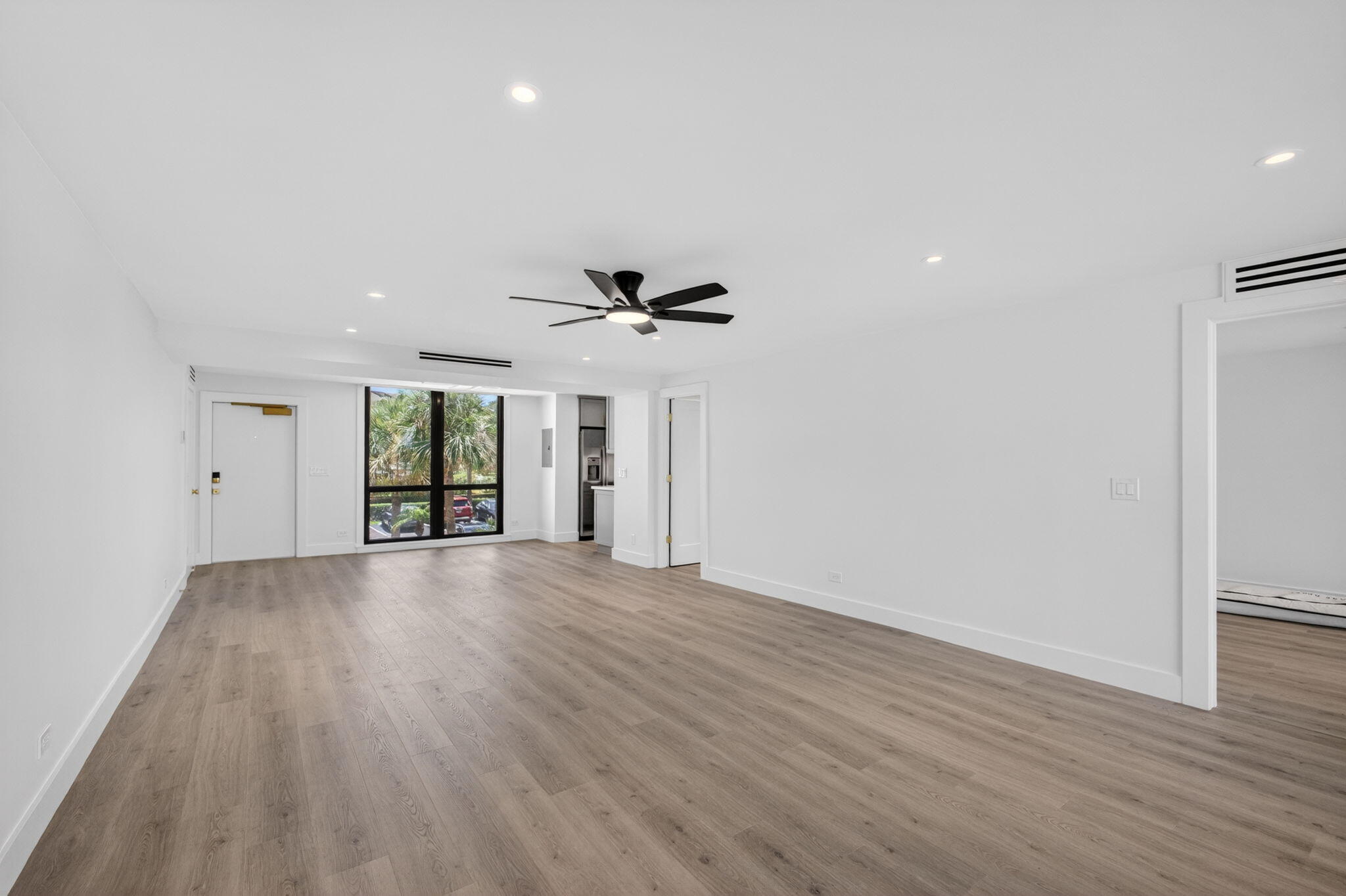 136 Lakeshore Drive