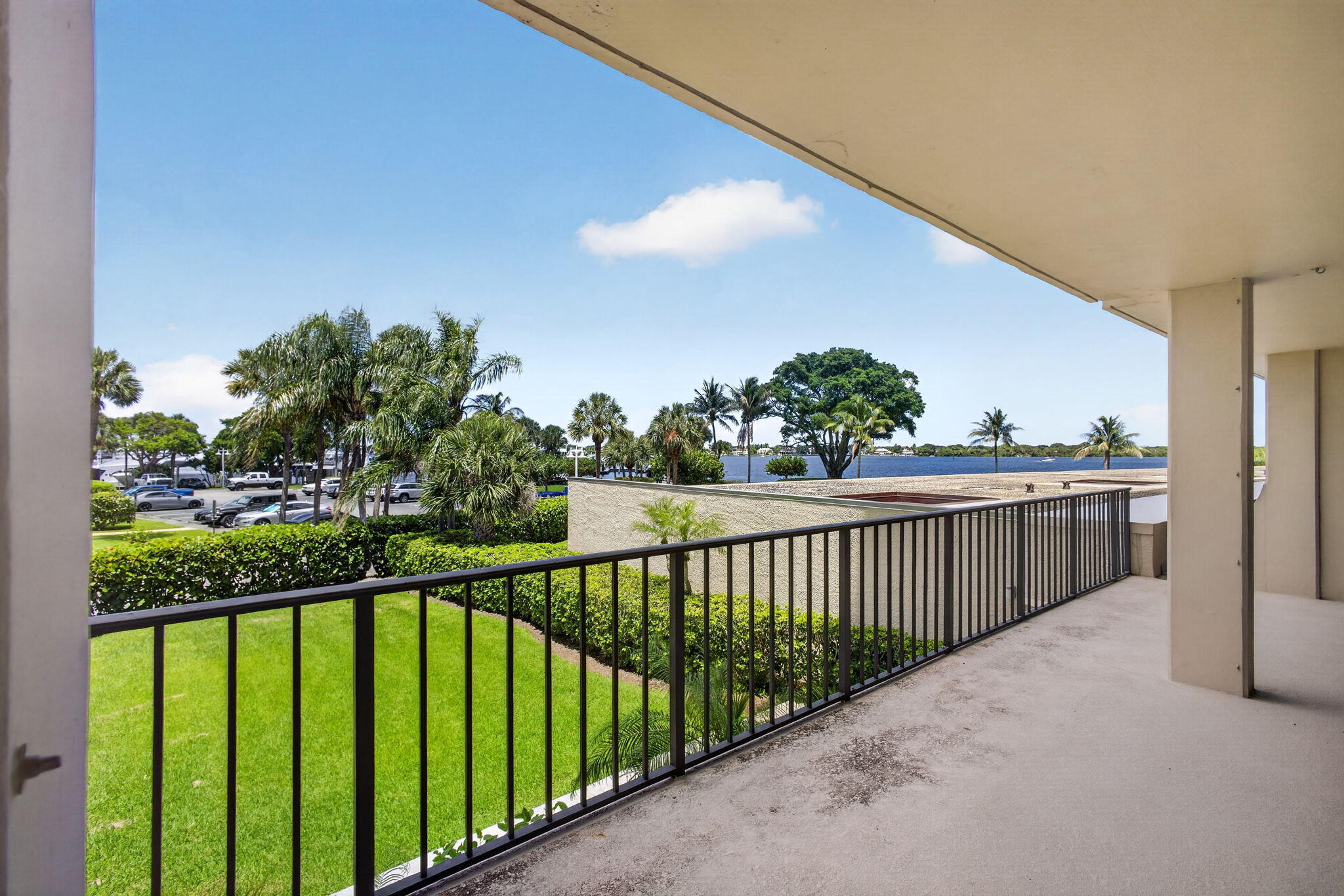 136 Lakeshore Drive
