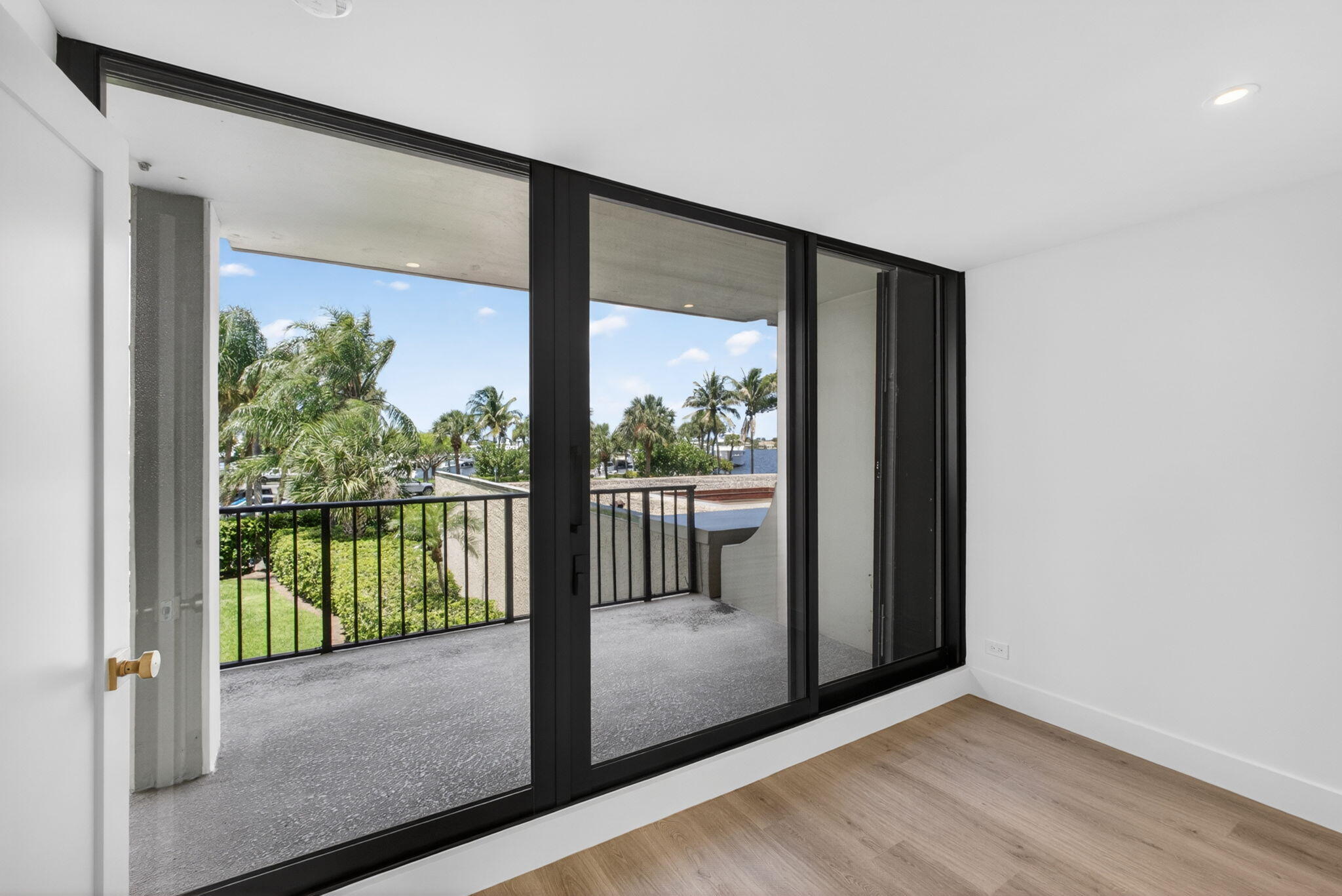 136 Lakeshore Drive