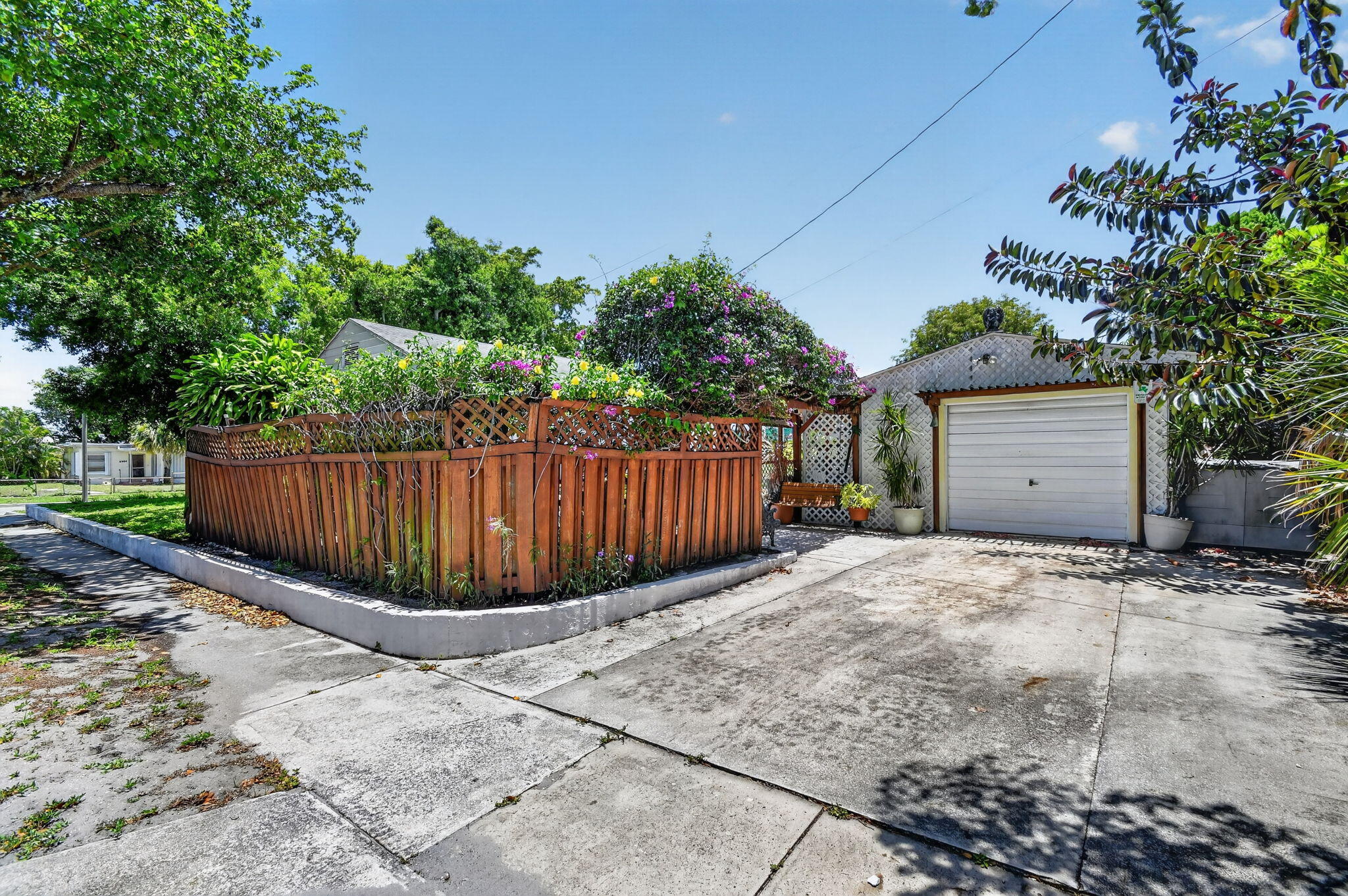 6901 Garden Avenue
