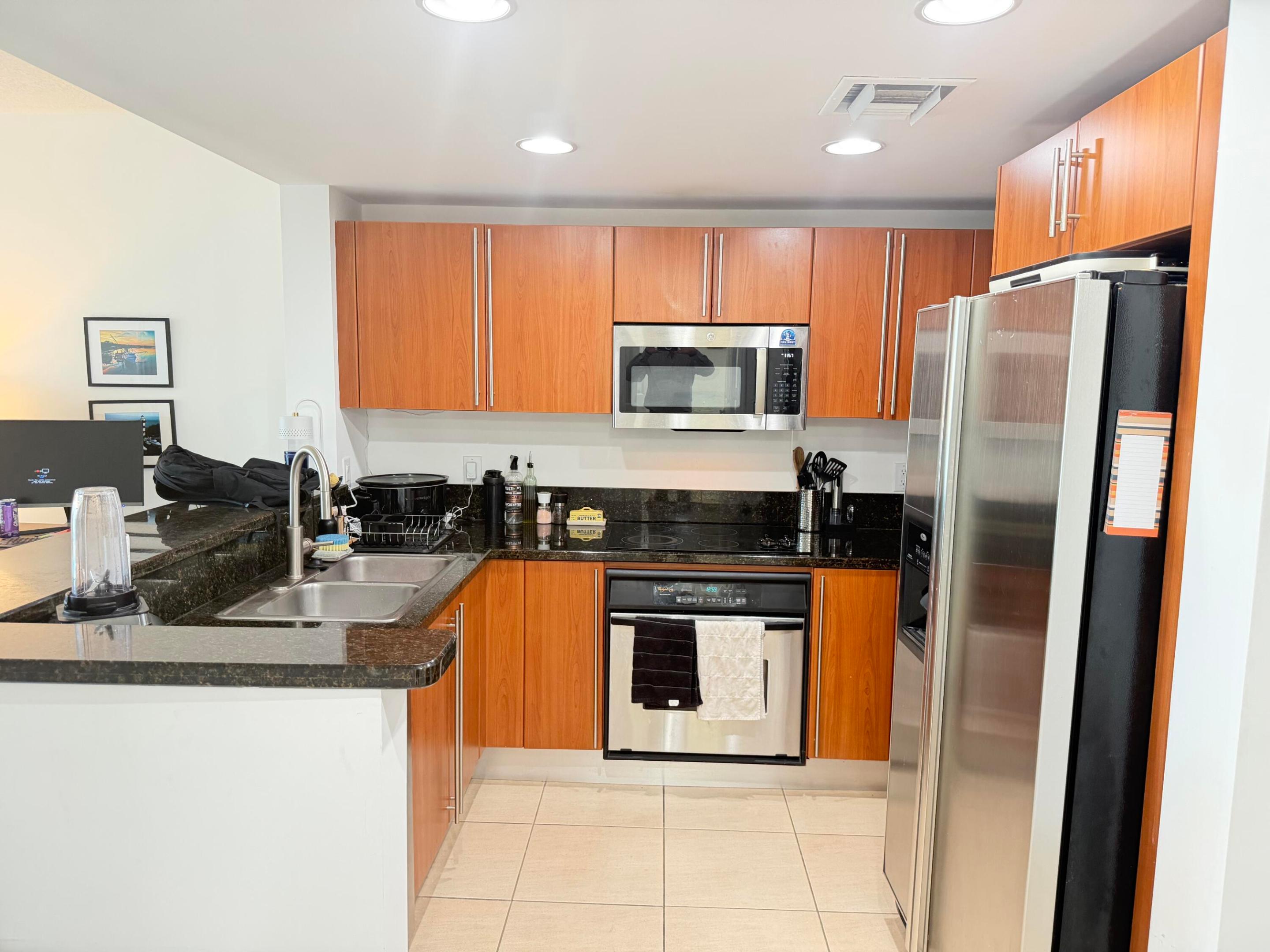 610 CLEMATIS Street 711
