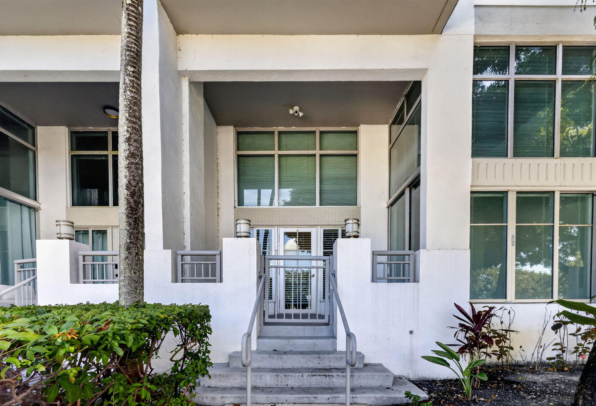 300 S Australian Avenue 128