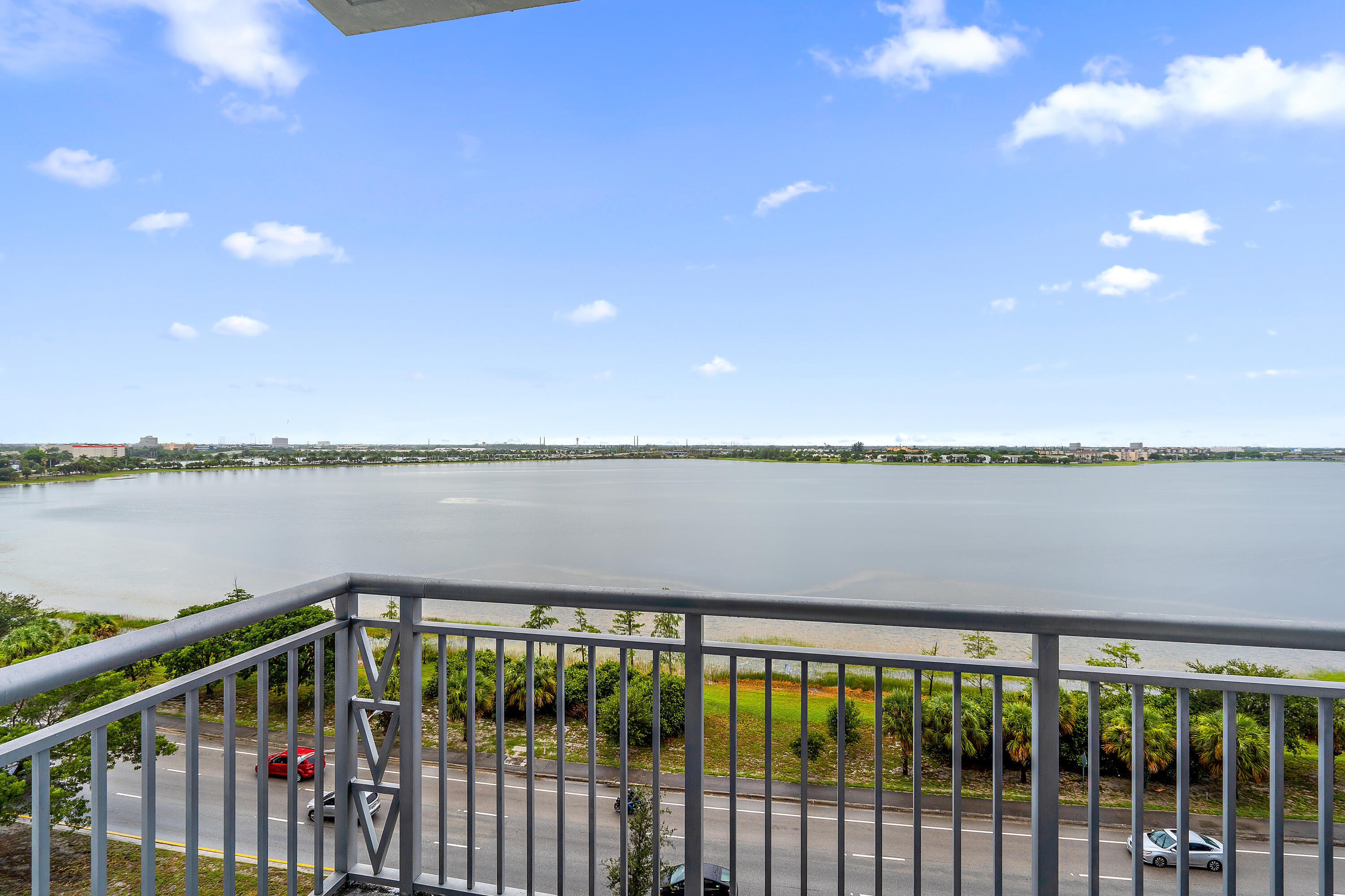 300 S Australian Avenue 811