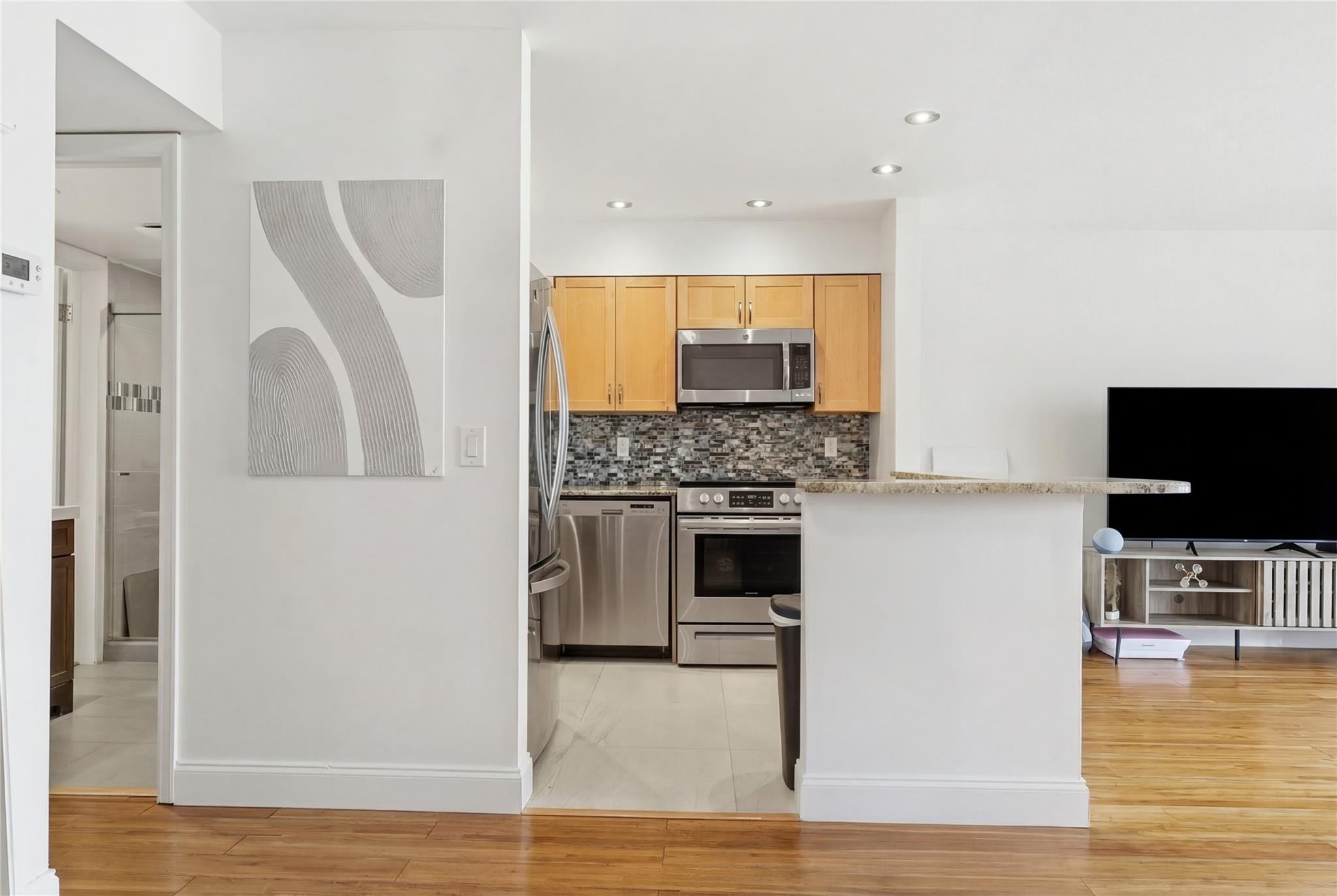 2936 Lake Shore Drive 204
