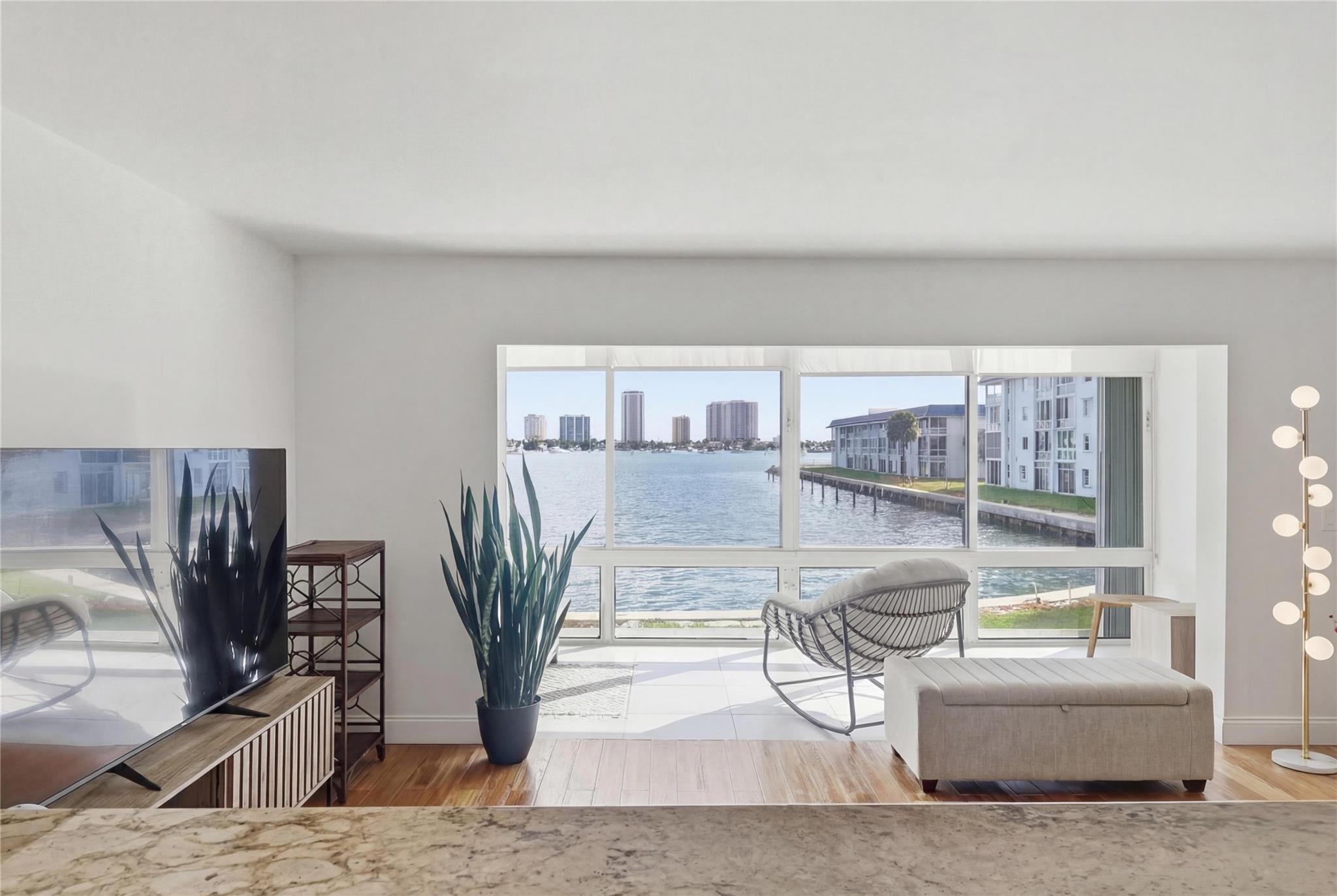 2936 Lake Shore Drive 204