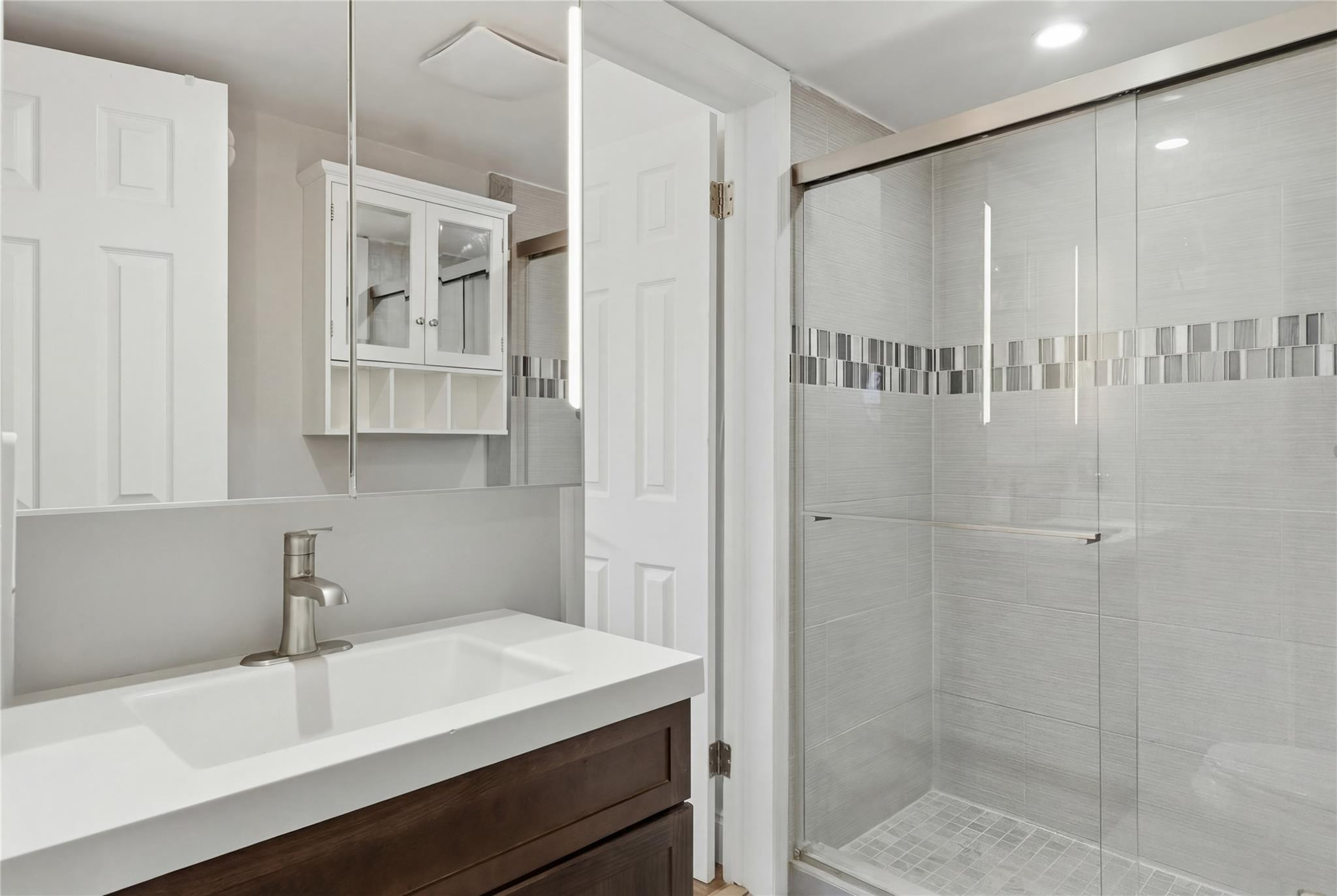 2936 Lake Shore Drive 204