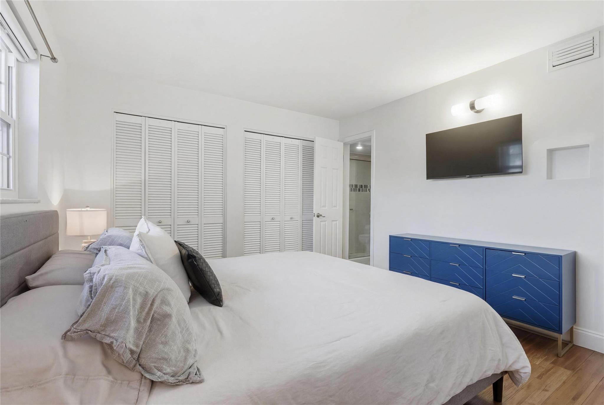 2936 Lake Shore Drive 204