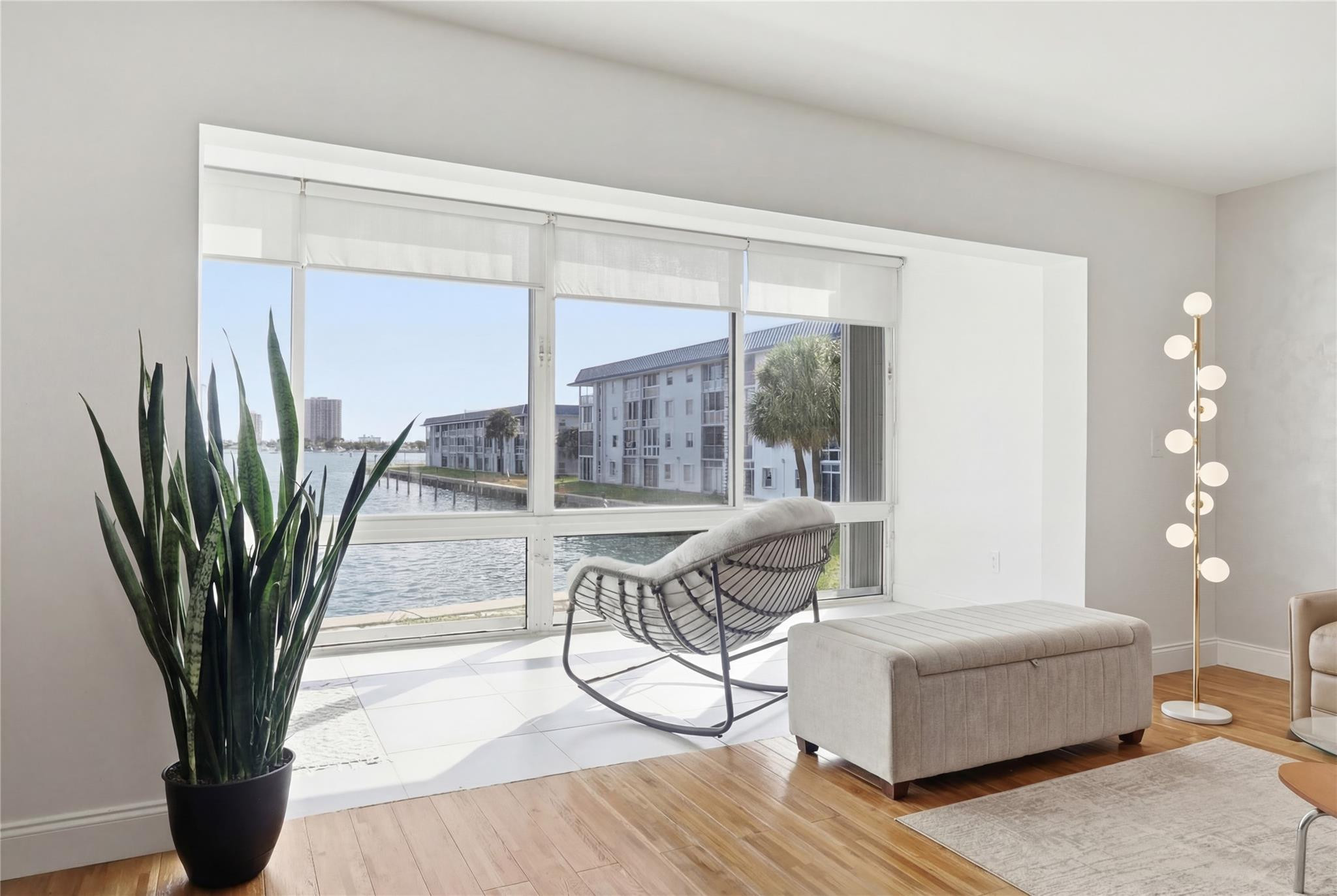 2936 Lake Shore Drive 204