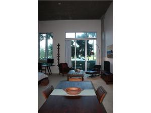 300 S Australian 103