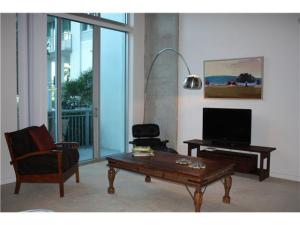 300 S Australian 103