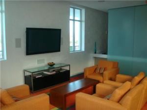 300 S Australian 103