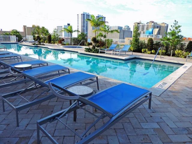 410 Evernia Street 330