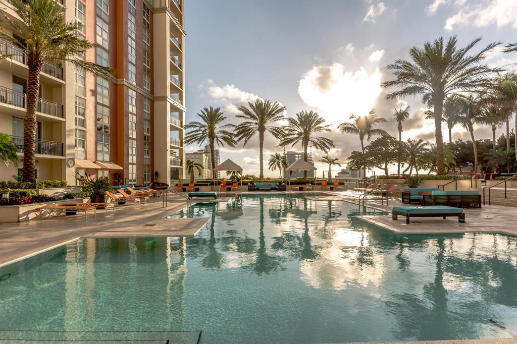 550 Okeechobee Boulevard 114