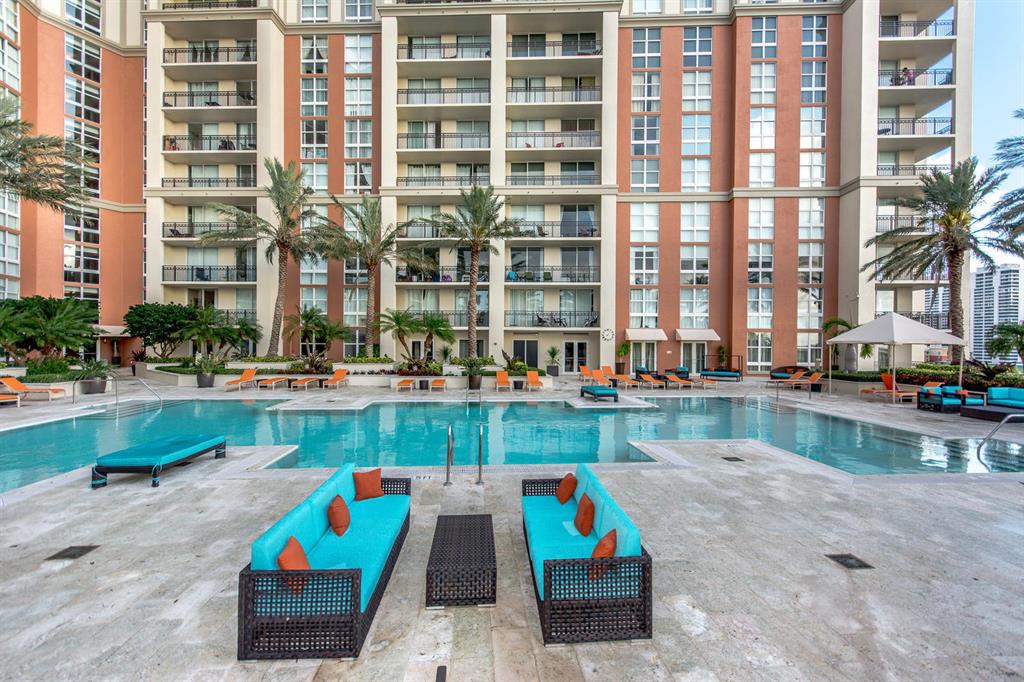 550 Okeechobee Boulevard 114
