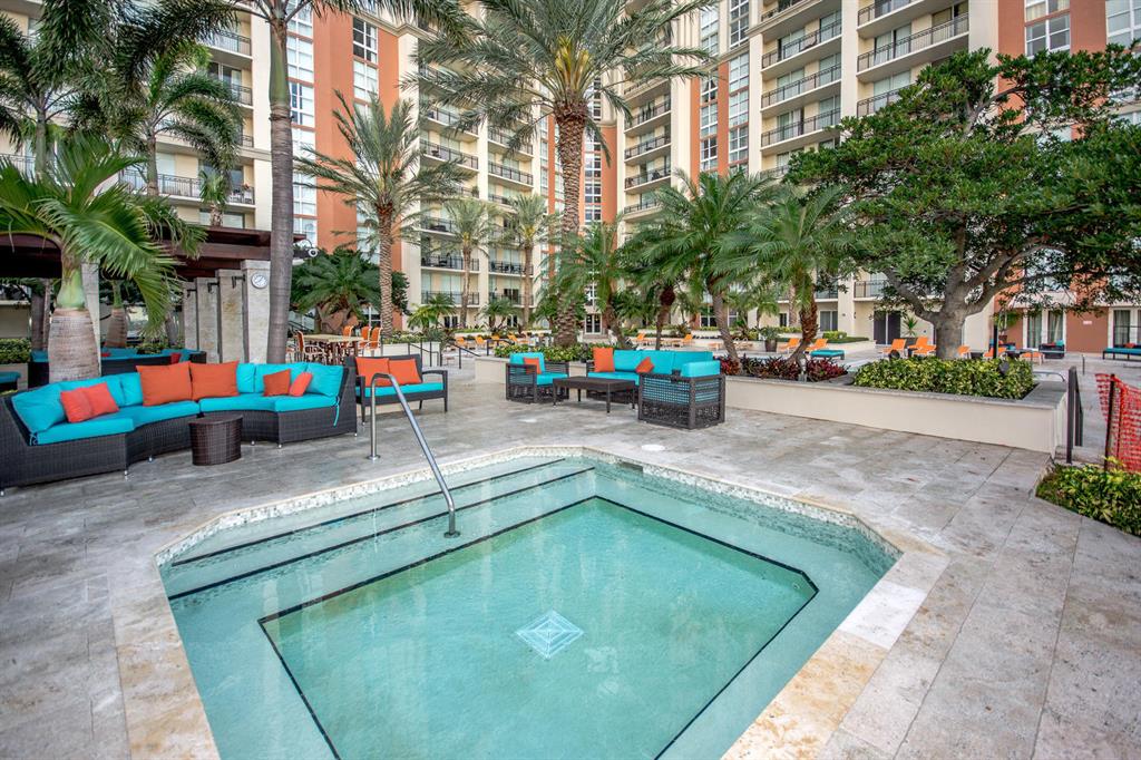 550 Okeechobee Boulevard 114