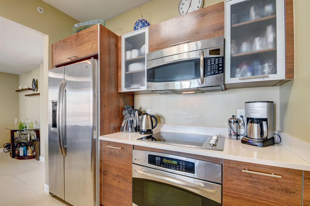 480 Hibiscus Street 738